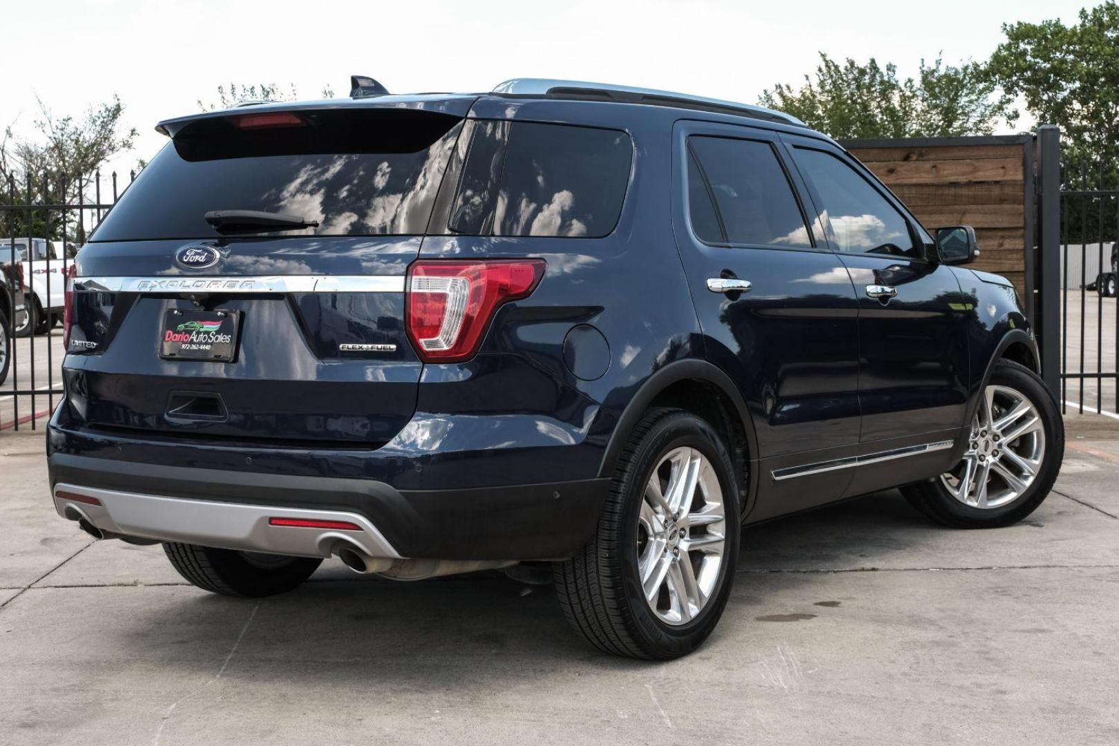 2016 blue Ford Explorer Limited FWD (1FM5K7F85GG) with an 3.5L V6 DOHC 24V engine, 6-Speed Automatic transmission, located at 2401 E Main St., Grand Prairie, TX, 75050, (972) 262-4440, 32.748981, -96.969643 - Photo#12