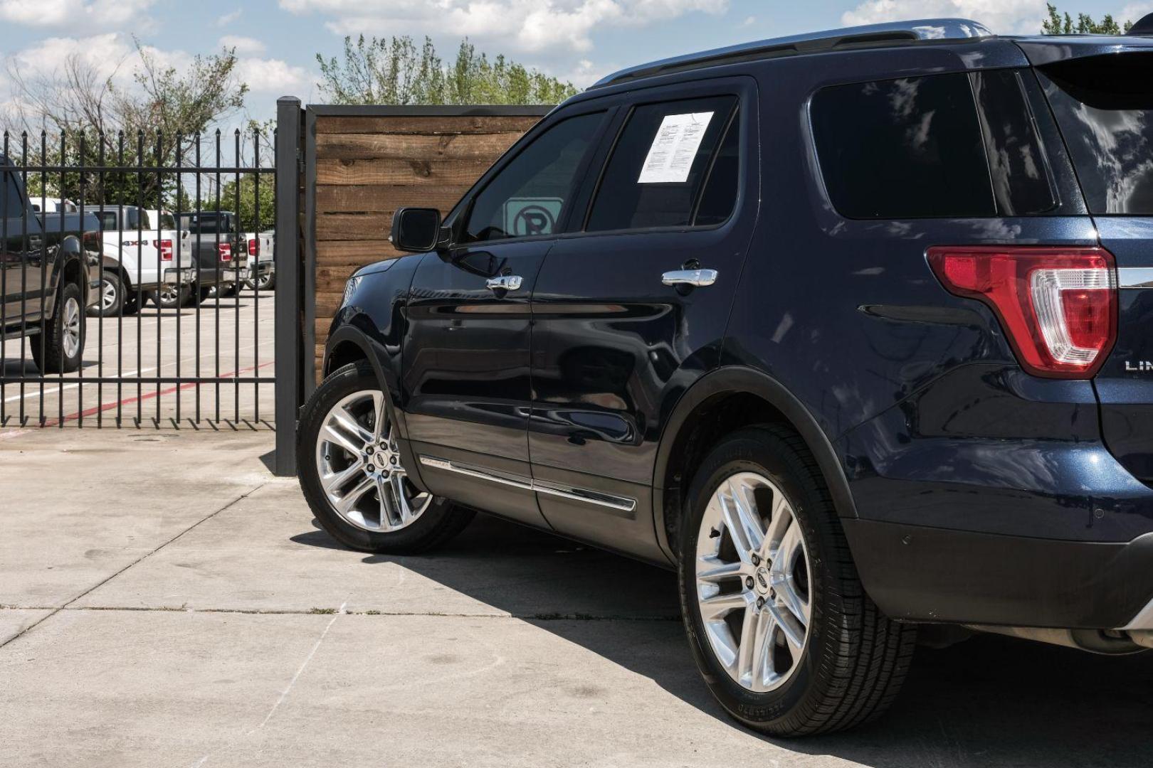 2016 blue Ford Explorer Limited FWD (1FM5K7F85GG) with an 3.5L V6 DOHC 24V engine, 6-Speed Automatic transmission, located at 2401 E Main St., Grand Prairie, TX, 75050, (972) 262-4440, 32.748981, -96.969643 - Photo#16