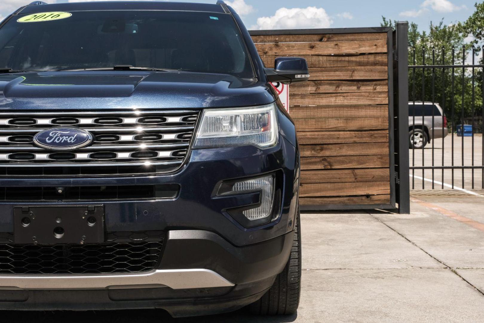 2016 blue Ford Explorer Limited FWD (1FM5K7F85GG) with an 3.5L V6 DOHC 24V engine, 6-Speed Automatic transmission, located at 2401 E Main St., Grand Prairie, TX, 75050, (972) 262-4440, 32.748981, -96.969643 - Photo#60