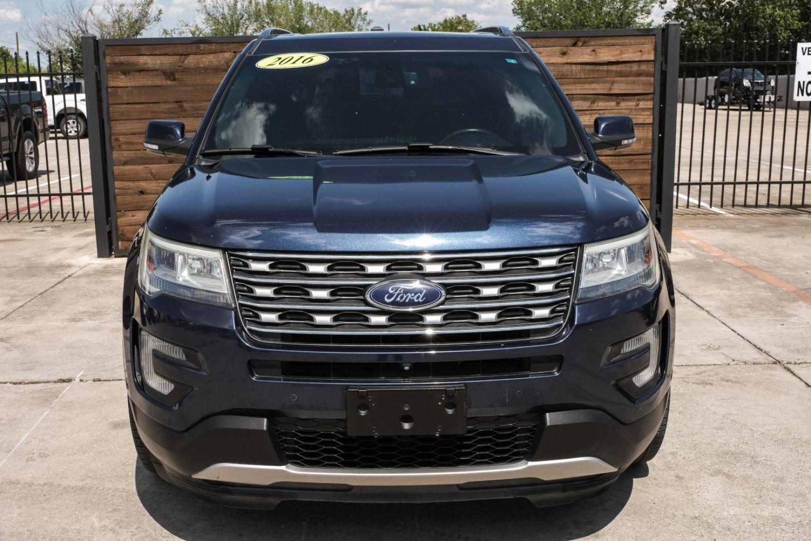 2016 blue Ford Explorer Limited FWD (1FM5K7F85GG) with an 3.5L V6 DOHC 24V engine, 6-Speed Automatic transmission, located at 2401 E Main St., Grand Prairie, TX, 75050, (972) 262-4440, 32.748981, -96.969643 - Photo#7