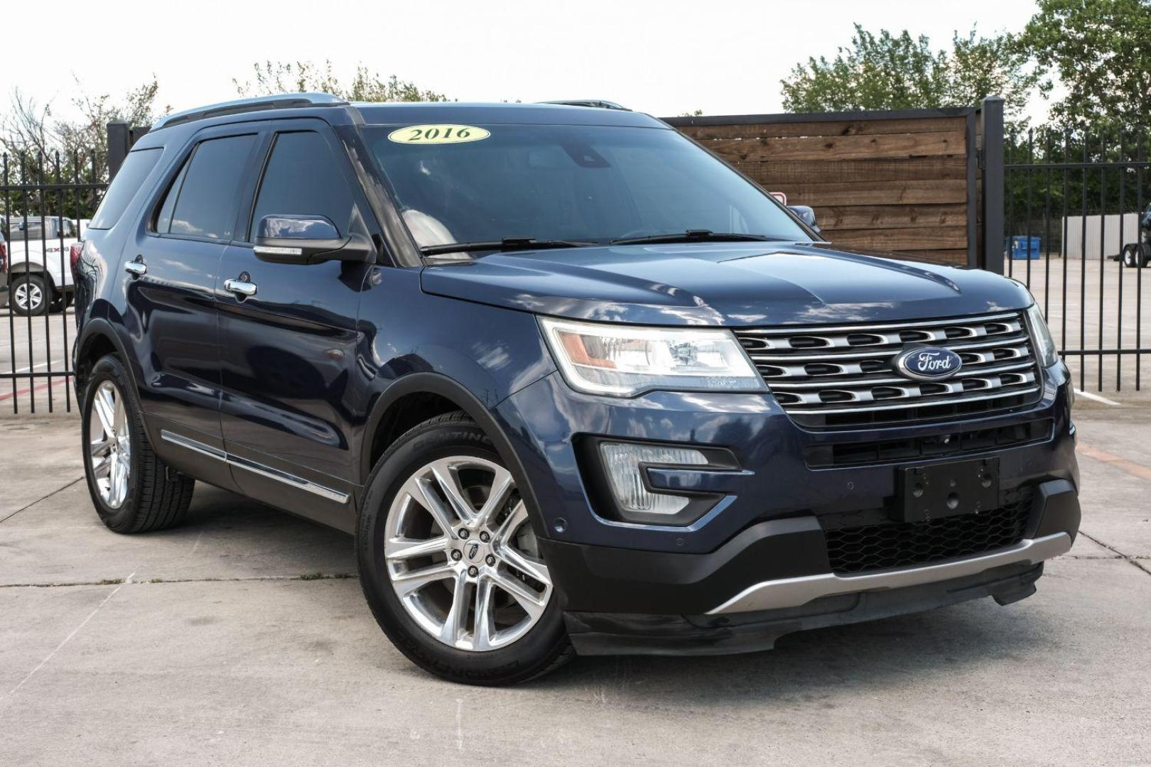 2016 blue Ford Explorer Limited FWD (1FM5K7F85GG) with an 3.5L V6 DOHC 24V engine, 6-Speed Automatic transmission, located at 2401 E Main St., Grand Prairie, TX, 75050, (972) 262-4440, 32.748981, -96.969643 - Photo#8