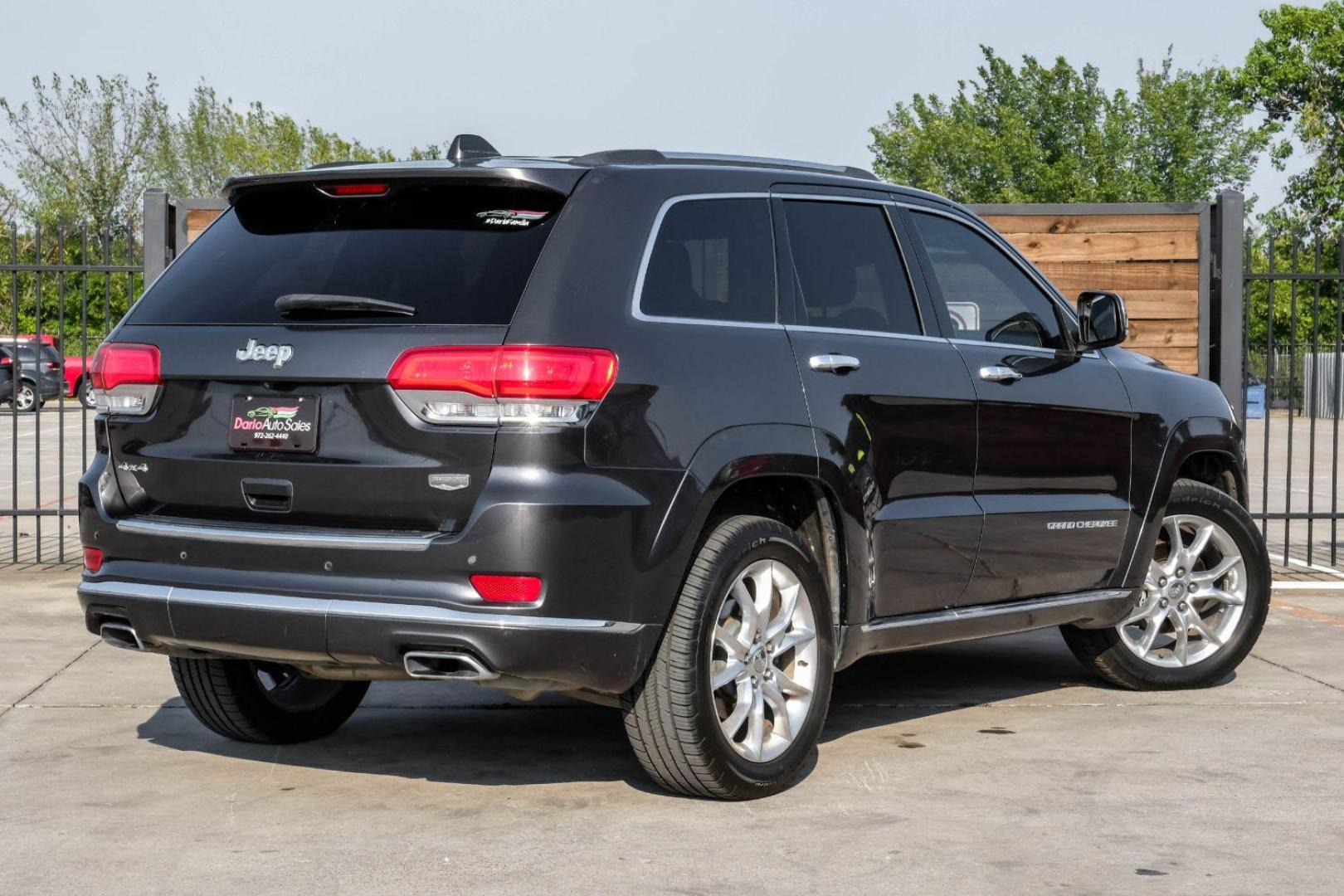 2015 GRAY Jeep Grand Cherokee Summit 4WD (1C4RJFJG0FC) with an 3.6L V6 DOHC 24V engine, 8-Speed Automatic transmission, located at 2401 E Main St., Grand Prairie, TX, 75050, (972) 262-4440, 32.748981, -96.969643 - Photo#10