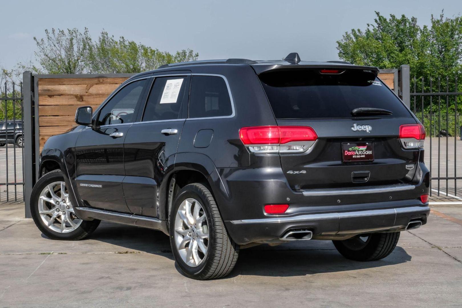 2015 GRAY Jeep Grand Cherokee Summit 4WD (1C4RJFJG0FC) with an 3.6L V6 DOHC 24V engine, 8-Speed Automatic transmission, located at 2401 E Main St., Grand Prairie, TX, 75050, (972) 262-4440, 32.748981, -96.969643 - Photo#12