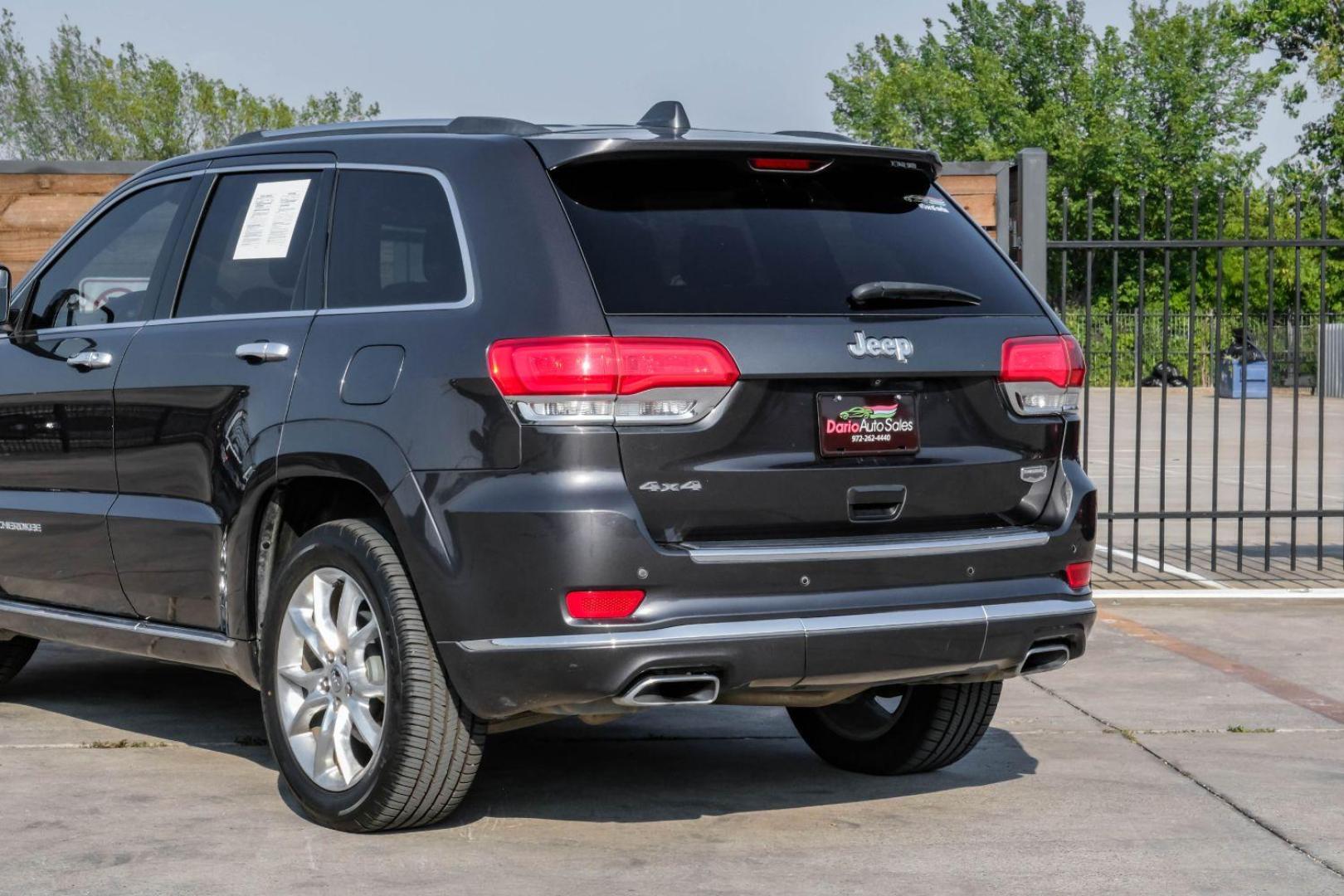 2015 GRAY Jeep Grand Cherokee Summit 4WD (1C4RJFJG0FC) with an 3.6L V6 DOHC 24V engine, 8-Speed Automatic transmission, located at 2401 E Main St., Grand Prairie, TX, 75050, (972) 262-4440, 32.748981, -96.969643 - Photo#14