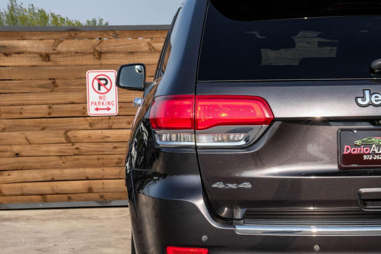 2015 GRAY Jeep Grand Cherokee Summit 4WD (1C4RJFJG0FC) with an 3.6L V6 DOHC 24V engine, 8-Speed Automatic transmission, located at 2401 E Main St., Grand Prairie, TX, 75050, (972) 262-4440, 32.748981, -96.969643 - Photo#50