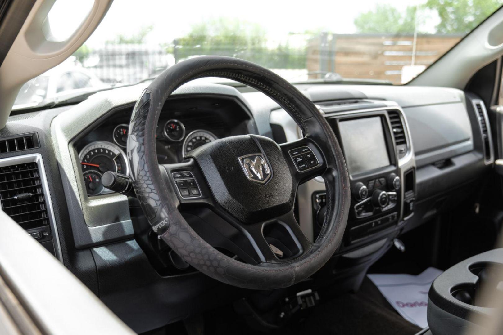 2015 WHITE RAM 1500 SLT Crew Cab SWB 4WD (1C6RR7LT5FS) with an 5.7L V8 OHV 16V engine, 8-Speed Automatic transmission, located at 2401 E Main St., Grand Prairie, TX, 75050, (972) 262-4440, 32.748981, -96.969643 - Photo#20