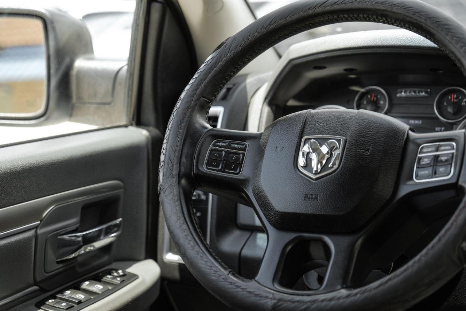 2015 WHITE RAM 1500 SLT Crew Cab SWB 4WD (1C6RR7LT5FS) with an 5.7L V8 OHV 16V engine, 8-Speed Automatic transmission, located at 2401 E Main St., Grand Prairie, TX, 75050, (972) 262-4440, 32.748981, -96.969643 - Photo#21