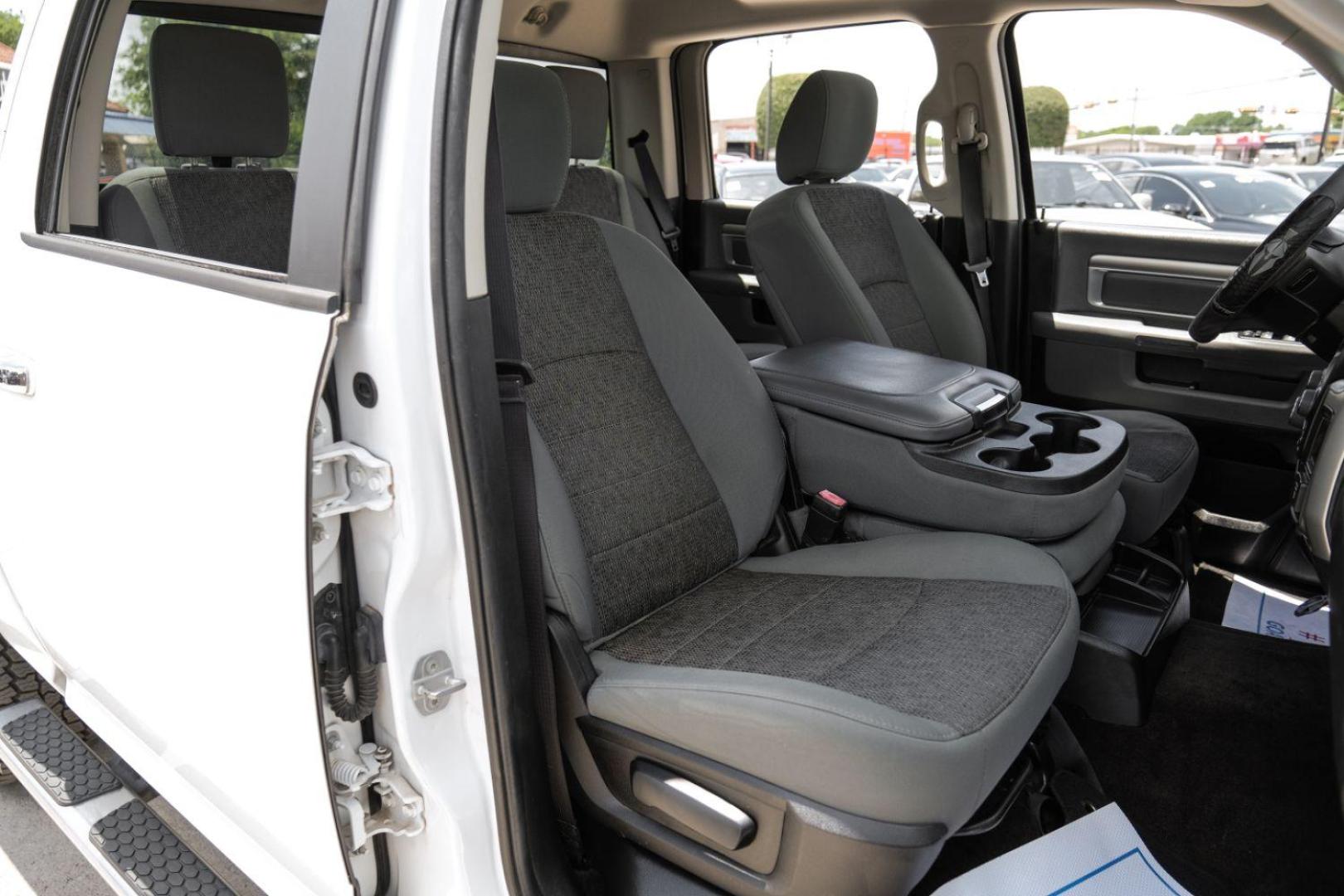 2015 WHITE RAM 1500 SLT Crew Cab SWB 4WD (1C6RR7LT5FS) with an 5.7L V8 OHV 16V engine, 8-Speed Automatic transmission, located at 2401 E Main St., Grand Prairie, TX, 75050, (972) 262-4440, 32.748981, -96.969643 - Photo#33