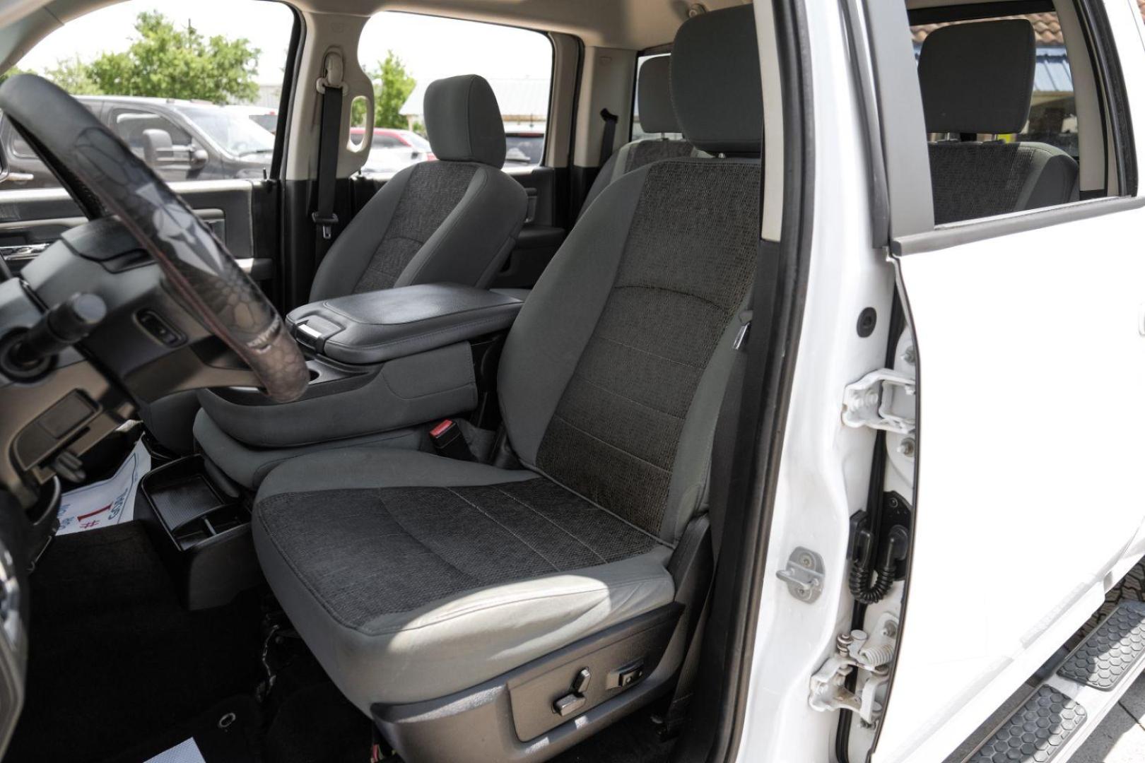 2015 WHITE RAM 1500 SLT Crew Cab SWB 4WD (1C6RR7LT5FS) with an 5.7L V8 OHV 16V engine, 8-Speed Automatic transmission, located at 2401 E Main St., Grand Prairie, TX, 75050, (972) 262-4440, 32.748981, -96.969643 - Photo#3