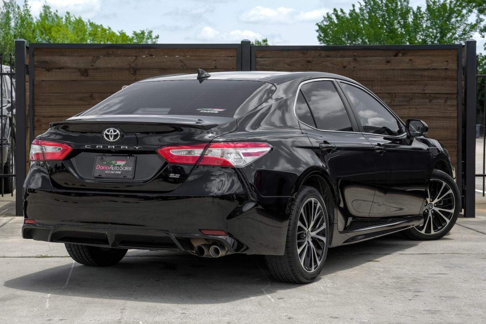 2020 BLACK Toyota Camry SE (4T1M11AK7LU) with an 2.5L L4 DOHC 16V engine, 8-Speed Automatic transmission, located at 2401 E Main St., Grand Prairie, TX, 75050, (972) 262-4440, 32.748981, -96.969643 - Photo#9