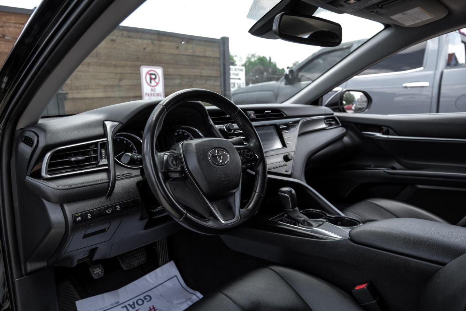 2020 BLACK Toyota Camry SE (4T1M11AK7LU) with an 2.5L L4 DOHC 16V engine, 8-Speed Automatic transmission, located at 2401 E Main St., Grand Prairie, TX, 75050, (972) 262-4440, 32.748981, -96.969643 - Photo#2