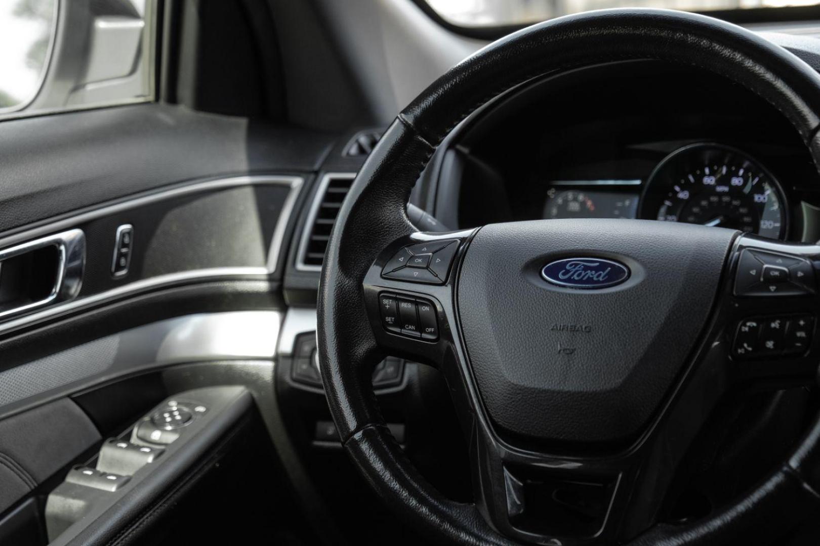 2017 white Ford Explorer XLT FWD (1FM5K7D89HG) with an 3.5L V6 DOHC 24V engine, 6-Speed Automatic transmission, located at 2401 E Main St., Grand Prairie, TX, 75050, (972) 262-4440, 32.748981, -96.969643 - Photo#21