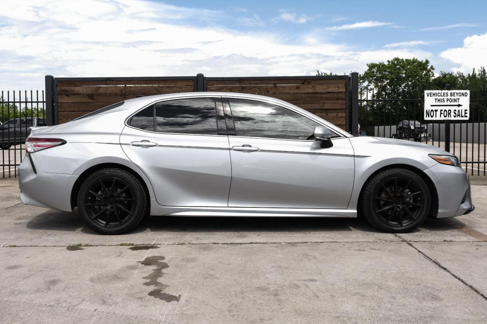 2019 silver Toyota Camry XSE (4T1B61HK4KU) with an 2.5L L4 DOHC 16V engine, 8-Speed Automatic transmission, located at 2401 E Main St., Grand Prairie, TX, 75050, (972) 262-4440, 32.748981, -96.969643 - Photo#11