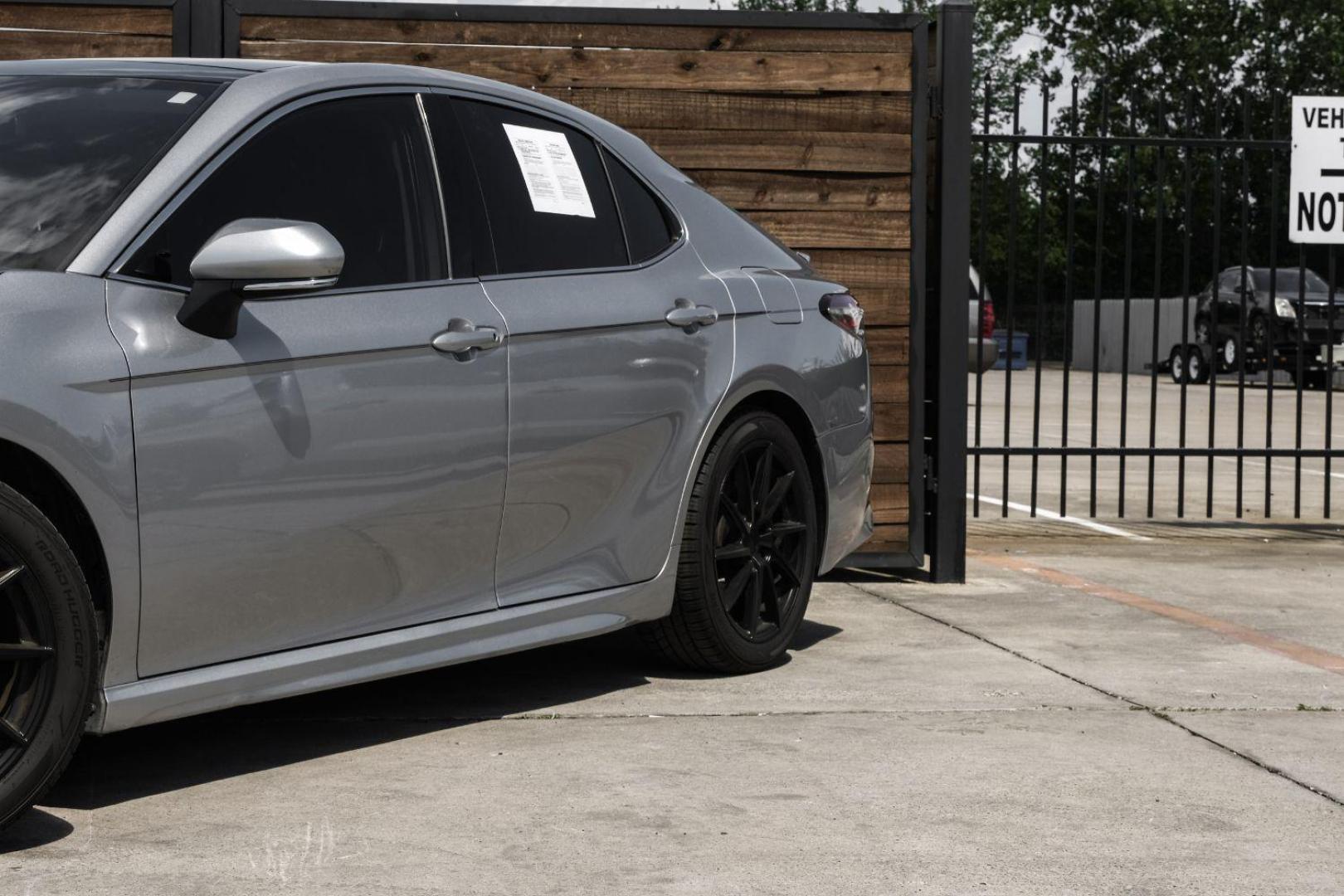 2019 silver Toyota Camry XSE (4T1B61HK4KU) with an 2.5L L4 DOHC 16V engine, 8-Speed Automatic transmission, located at 2401 E Main St., Grand Prairie, TX, 75050, (972) 262-4440, 32.748981, -96.969643 - Photo#6