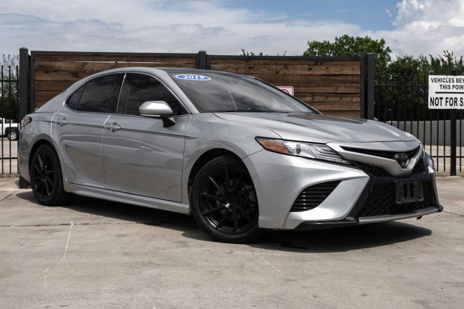 2019 silver Toyota Camry XSE (4T1B61HK4KU) with an 2.5L L4 DOHC 16V engine, 8-Speed Automatic transmission, located at 2401 E Main St., Grand Prairie, TX, 75050, (972) 262-4440, 32.748981, -96.969643 - Photo#8