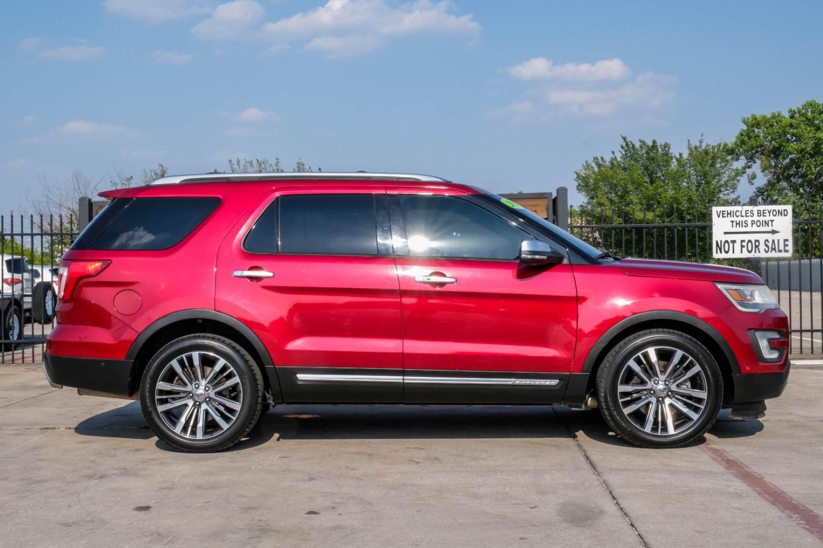 2016 RED Ford Explorer Platinum AWD (1FM5K8HT0GG) with an 3.5L V6 DOHC 24V engine, 6-Speed Automatic transmission, located at 2401 E Main St., Grand Prairie, TX, 75050, (972) 262-4440, 32.748981, -96.969643 - Photo#9