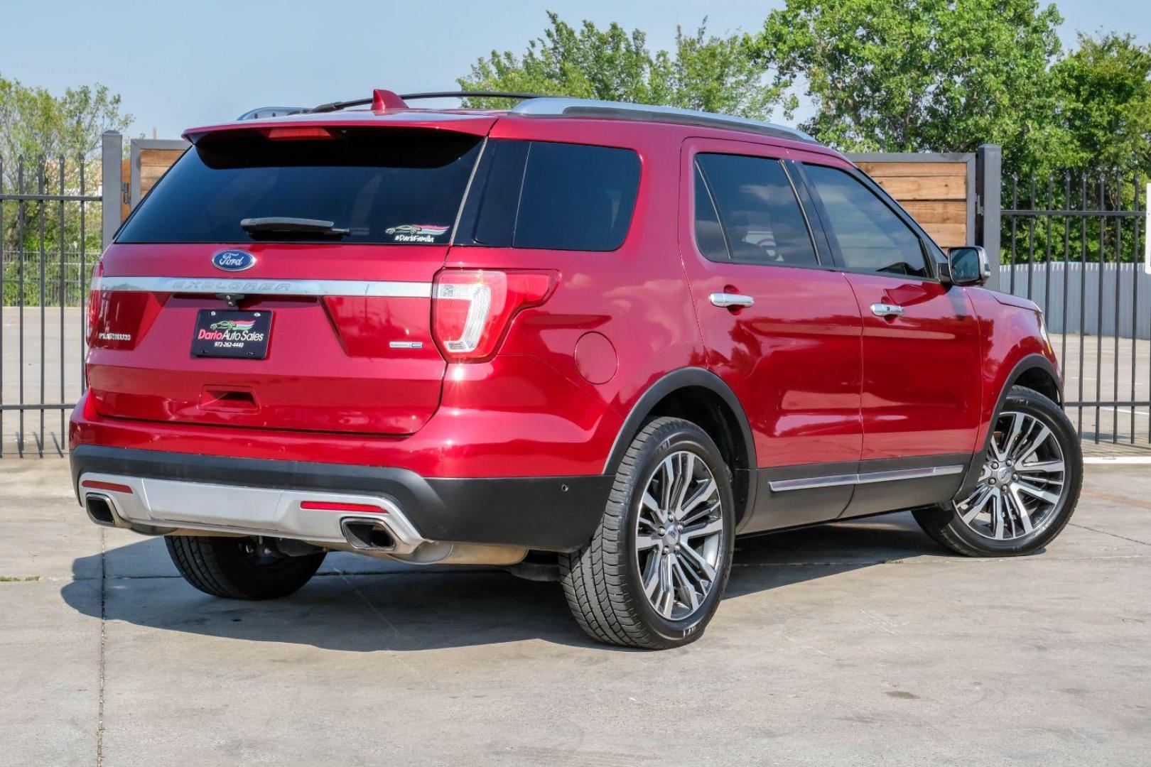 2016 RED Ford Explorer Platinum AWD (1FM5K8HT0GG) with an 3.5L V6 DOHC 24V engine, 6-Speed Automatic transmission, located at 2401 E Main St., Grand Prairie, TX, 75050, (972) 262-4440, 32.748981, -96.969643 - Photo#10