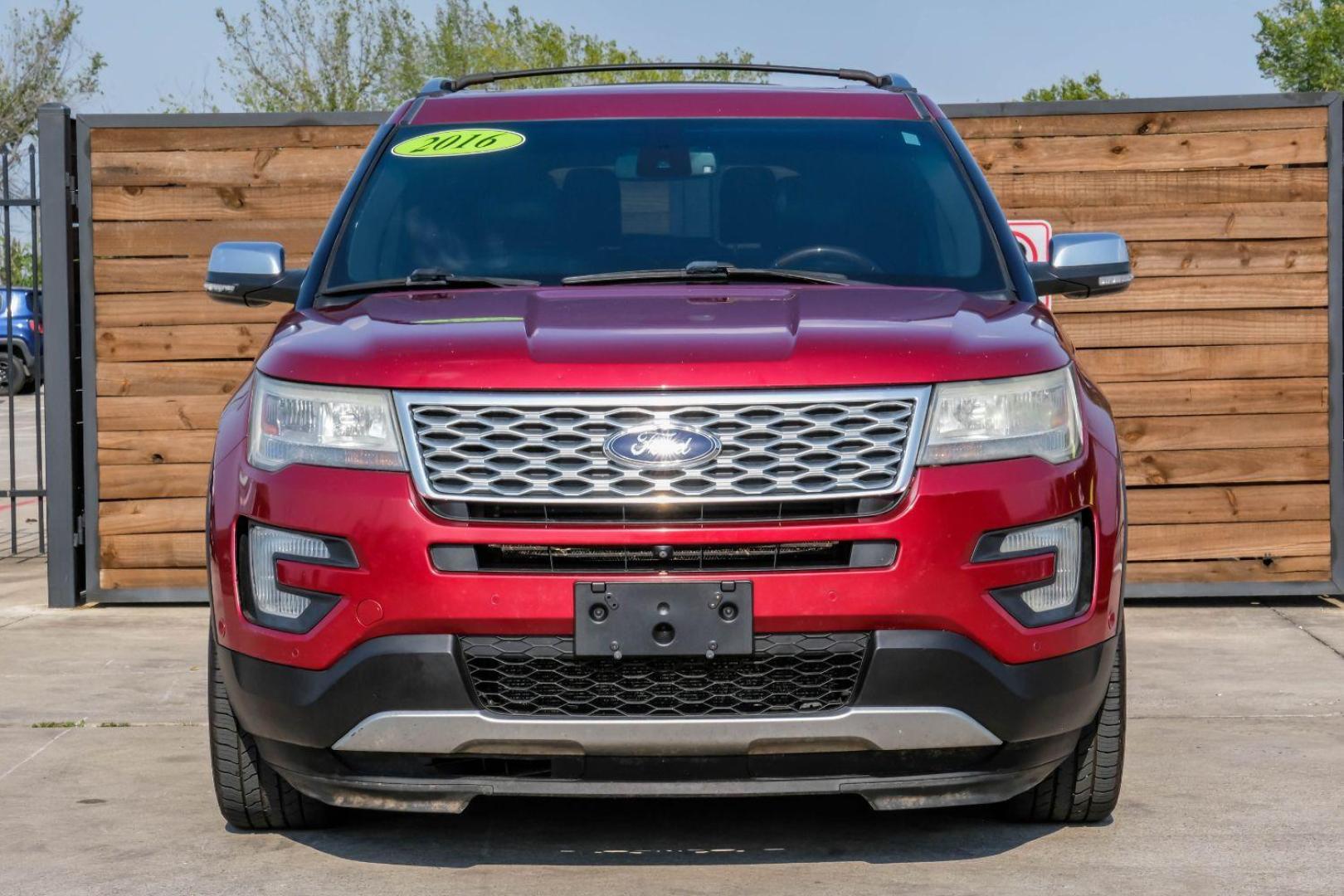 2016 RED Ford Explorer Platinum AWD (1FM5K8HT0GG) with an 3.5L V6 DOHC 24V engine, 6-Speed Automatic transmission, located at 2401 E Main St., Grand Prairie, TX, 75050, (972) 262-4440, 32.748981, -96.969643 - Photo#7