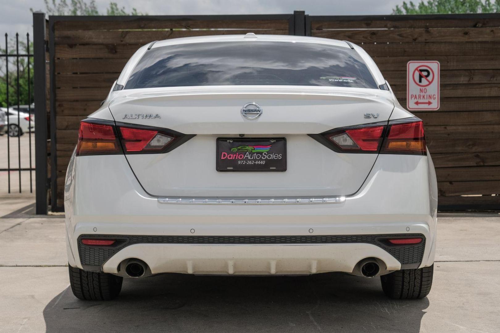 2019 WHITE Nissan Altima 2.5 SV (1N4BL4DV3KC) with an 2.5L L4 DOHC 16V engine, Continuously Variable Transmission transmission, located at 2401 E Main St., Grand Prairie, TX, 75050, (972) 262-4440, 32.748981, -96.969643 - Photo#11