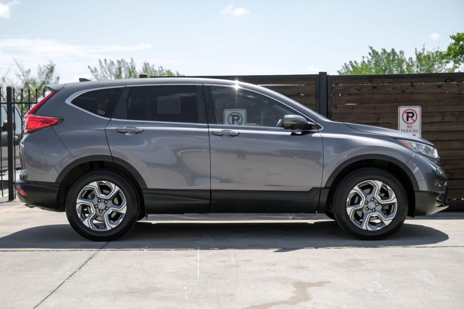 2017 GRAY Honda CR-V SPORT UTILITY 4-DR (5J6RW2H50HL) with an 1.5L L4 16V DOHC TURBO engine, Continuously Variable Transmission transmission, located at 2401 E Main St., Grand Prairie, TX, 75050, (972) 262-4440, 32.748981, -96.969643 - Photo#9