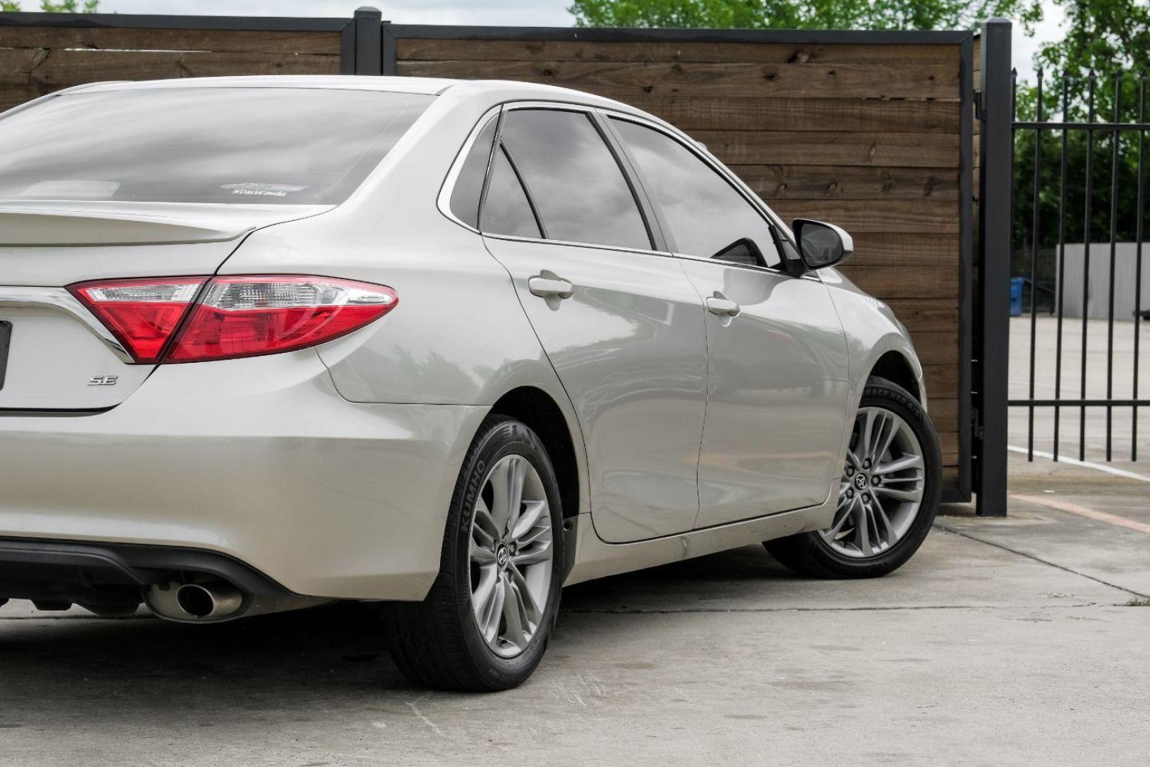 2017 Beige Toyota Camry SE (4T1BF1FK7HU) with an 2.5L L4 DOHC 16V engine, 6-Speed Automatic transmission, located at 2401 E Main St., Grand Prairie, TX, 75050, (972) 262-4440, 32.748981, -96.969643 - Photo#9