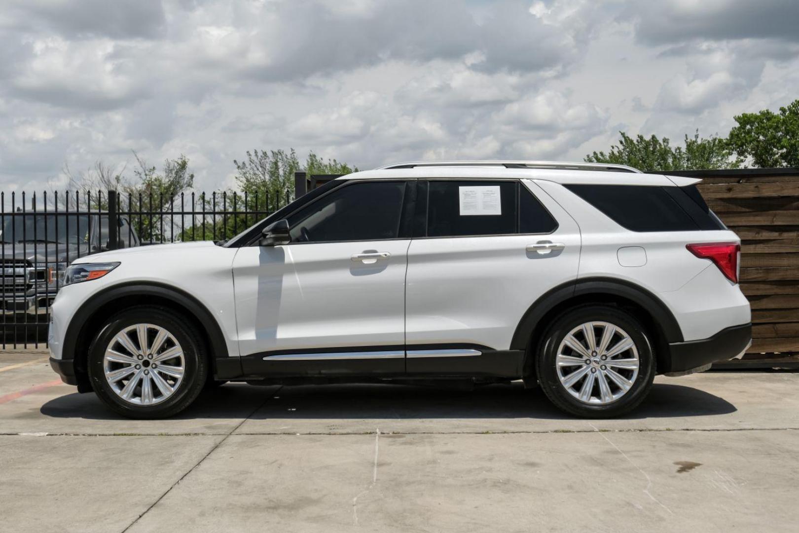 2020 WHITE Ford Explorer Limited (1FMSK7FH9LG) with an 2.3L L4 DOHC 16V engine, 10-Speed Automatic transmission, located at 2401 E Main St., Grand Prairie, TX, 75050, (972) 262-4440, 32.748981, -96.969643 - Photo#14