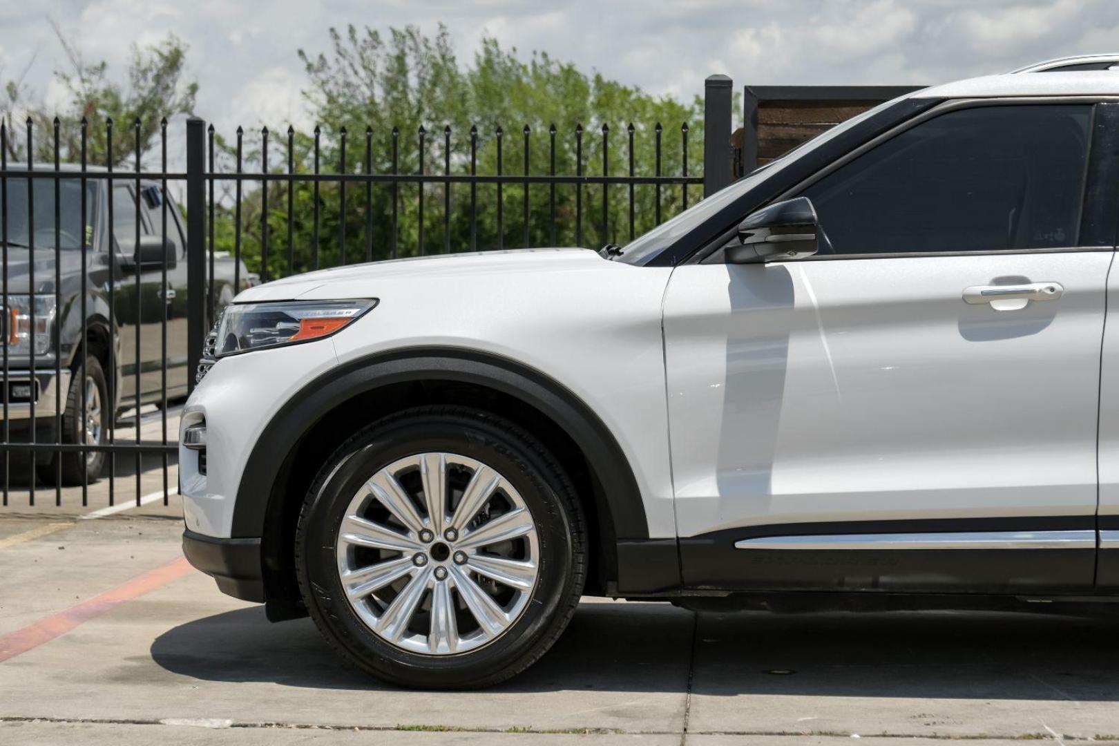 2020 WHITE Ford Explorer Limited (1FMSK7FH9LG) with an 2.3L L4 DOHC 16V engine, 10-Speed Automatic transmission, located at 2401 E Main St., Grand Prairie, TX, 75050, (972) 262-4440, 32.748981, -96.969643 - Photo#15