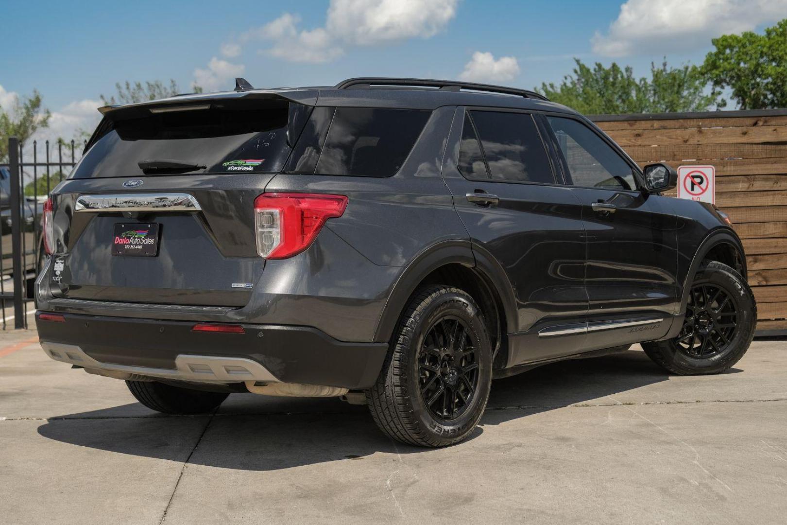 2020 Gray Ford Explorer XLT AWD (1FMSK8DH4LG) with an 2.3L L4 DOHC 16V engine, 10-Speed Automatic transmission, located at 2401 E Main St., Grand Prairie, TX, 75050, (972) 262-4440, 32.748981, -96.969643 - Photo#9