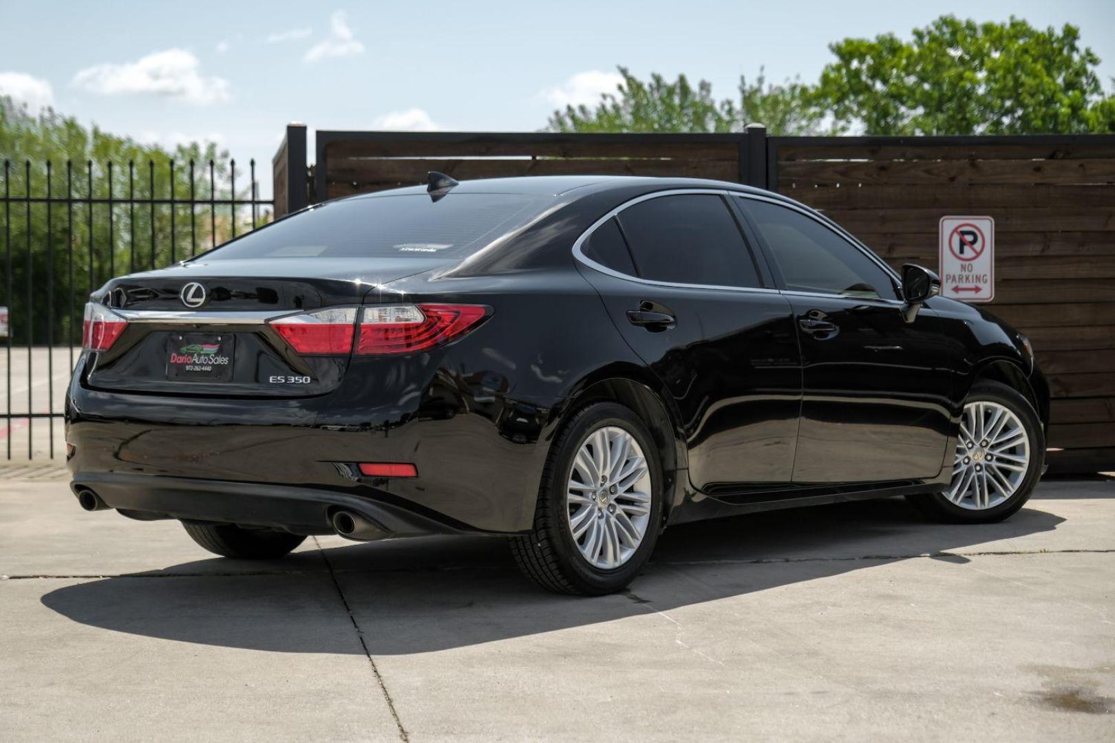 2015 Black Lexus ES 350 Sedan (JTHBK1GG0F2) with an 3.5L V6 DOHC 24V engine, 6-Speed Automatic transmission, located at 2401 E Main St., Grand Prairie, TX, 75050, (972) 262-4440, 32.748981, -96.969643 - Photo#11