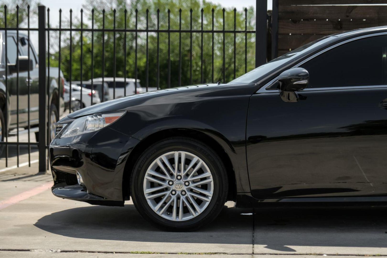 2015 Black Lexus ES 350 Sedan (JTHBK1GG0F2) with an 3.5L V6 DOHC 24V engine, 6-Speed Automatic transmission, located at 2401 E Main St., Grand Prairie, TX, 75050, (972) 262-4440, 32.748981, -96.969643 - Photo#16