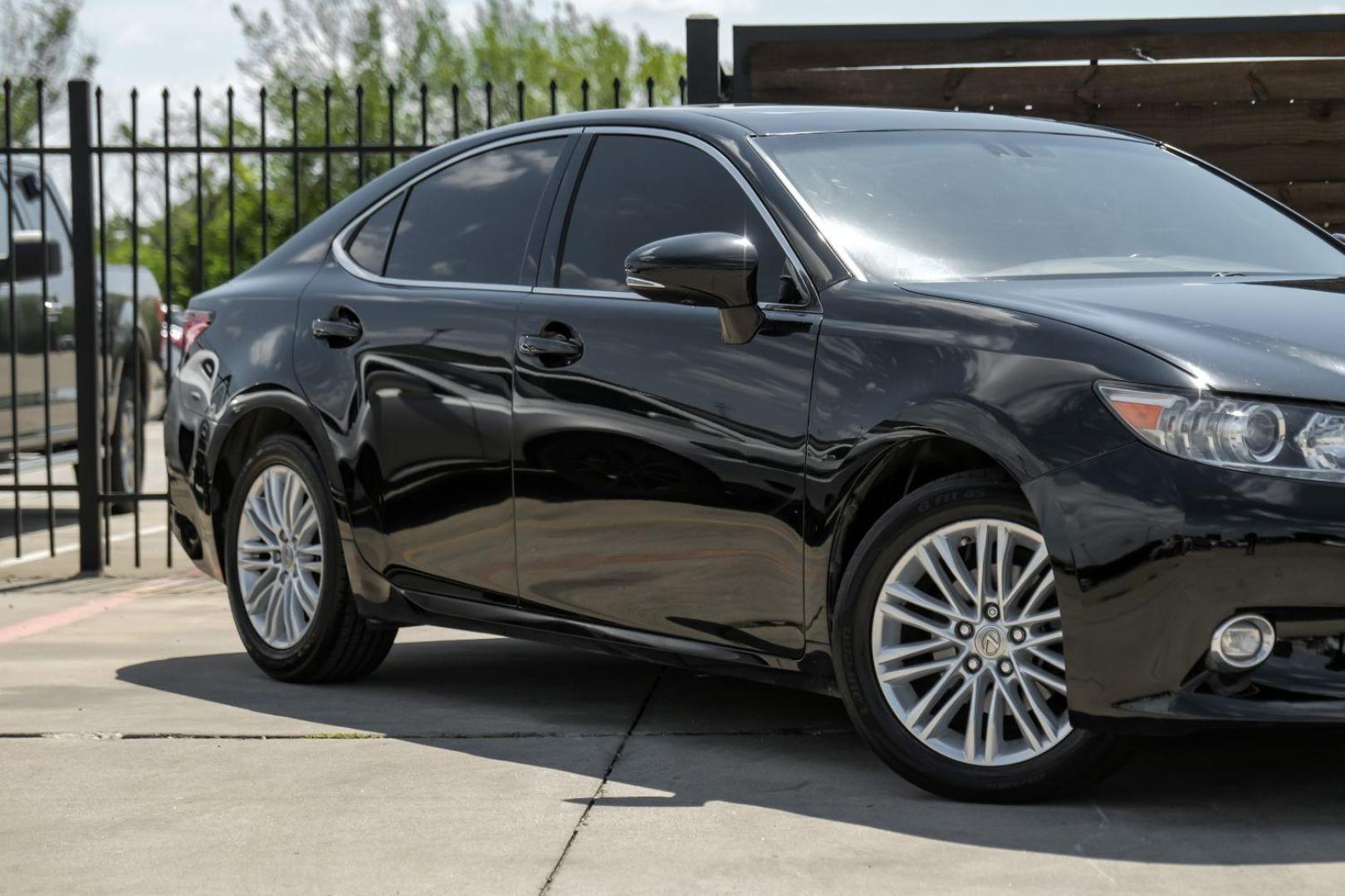 2015 Black Lexus ES 350 Sedan (JTHBK1GG0F2) with an 3.5L V6 DOHC 24V engine, 6-Speed Automatic transmission, located at 2401 E Main St., Grand Prairie, TX, 75050, (972) 262-4440, 32.748981, -96.969643 - Photo#8