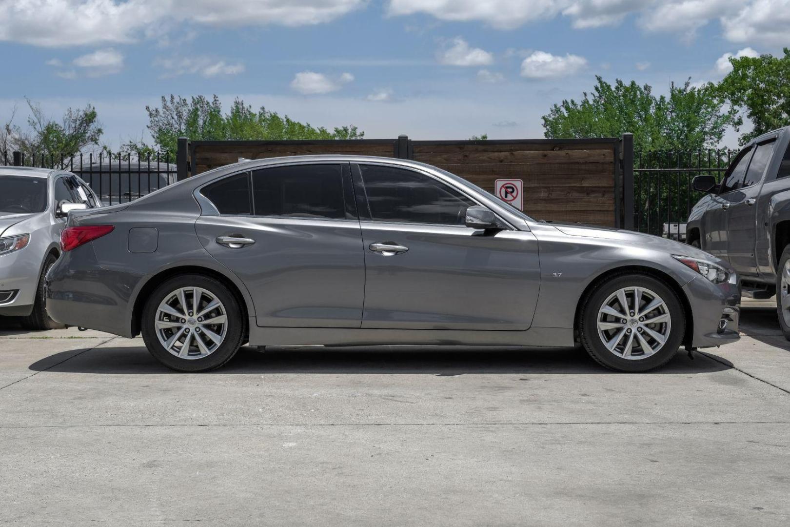 2015 GRAY Infiniti Q50 Premium (JN1BV7AP2FM) with an 3.7L V6 DOHC 24V engine, 7-Speed Automatic transmission, located at 2401 E Main St., Grand Prairie, TX, 75050, (972) 262-4440, 32.748981, -96.969643 - Photo#9