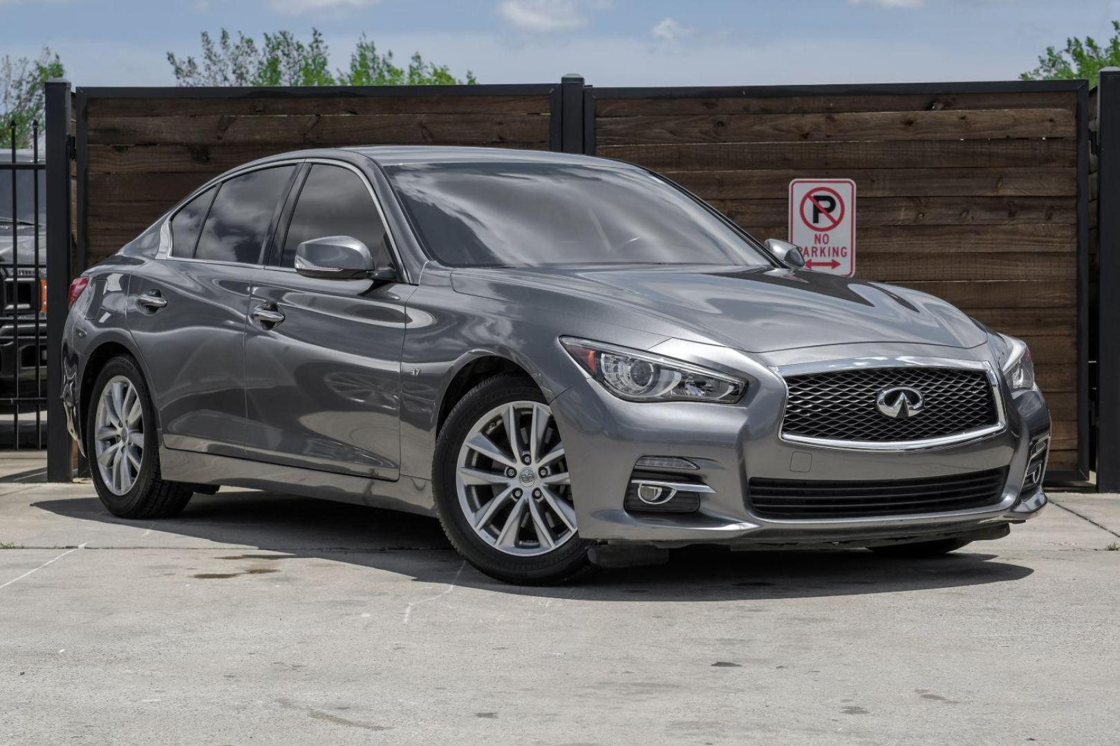 2015 GRAY Infiniti Q50 Premium (JN1BV7AP2FM) with an 3.7L V6 DOHC 24V engine, 7-Speed Automatic transmission, located at 2401 E Main St., Grand Prairie, TX, 75050, (972) 262-4440, 32.748981, -96.969643 - Photo#6