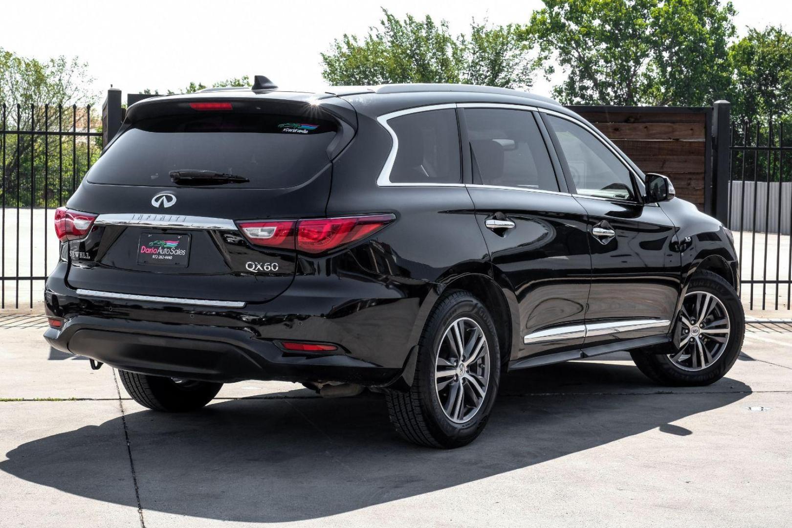 2017 BLACK Infiniti QX60 Base FWD (5N1DL0MNXHC) with an 3.5L V6 DOHC 24V engine, Continuously Variable Transmission transmission, located at 2401 E Main St., Grand Prairie, TX, 75050, (972) 262-4440, 32.748981, -96.969643 - Photo#10