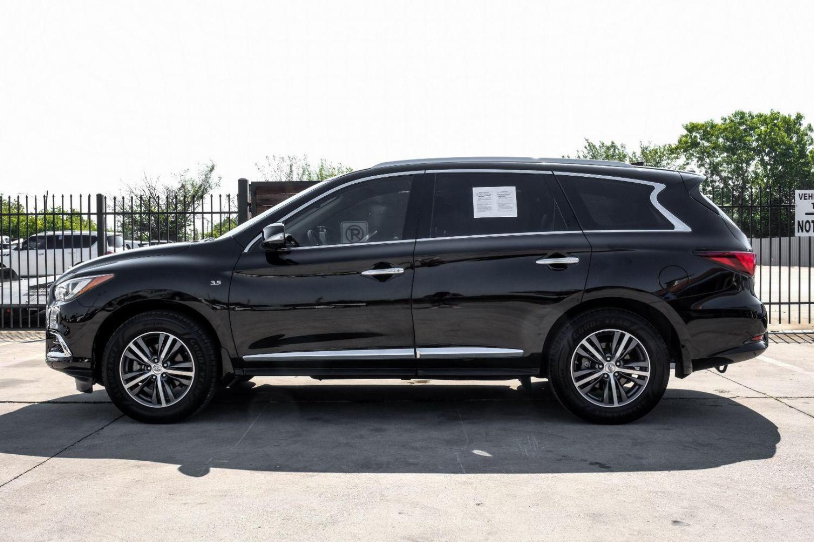 2017 BLACK Infiniti QX60 Base FWD (5N1DL0MNXHC) with an 3.5L V6 DOHC 24V engine, Continuously Variable Transmission transmission, located at 2401 E Main St., Grand Prairie, TX, 75050, (972) 262-4440, 32.748981, -96.969643 - Photo#15