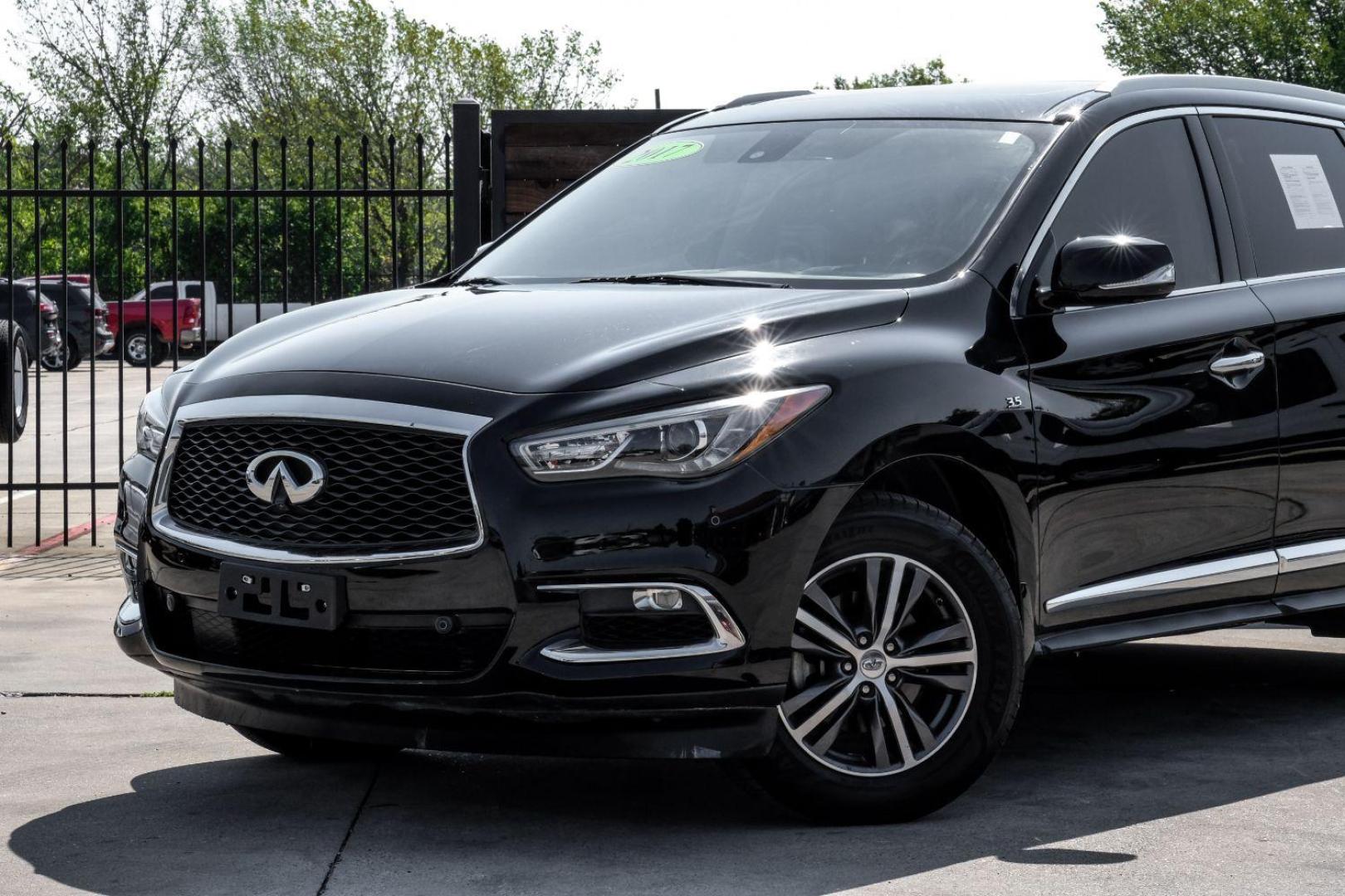 2017 BLACK Infiniti QX60 Base FWD (5N1DL0MNXHC) with an 3.5L V6 DOHC 24V engine, Continuously Variable Transmission transmission, located at 2401 E Main St., Grand Prairie, TX, 75050, (972) 262-4440, 32.748981, -96.969643 - Photo#5