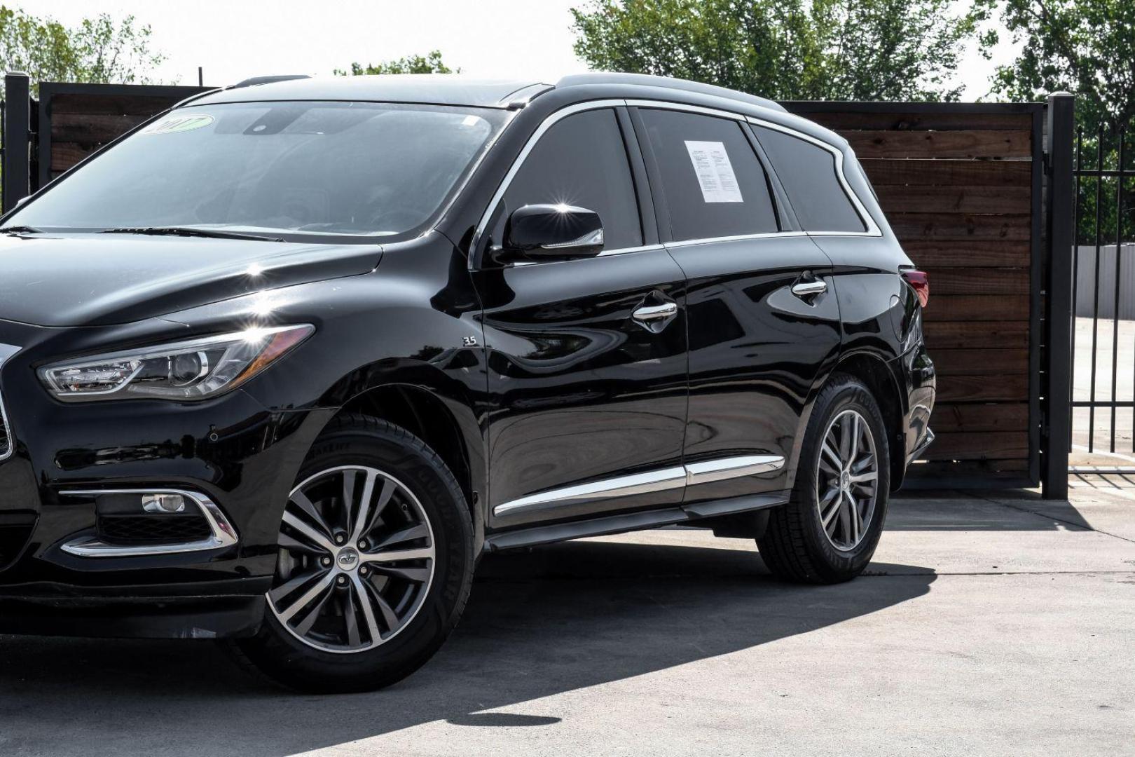 2017 BLACK Infiniti QX60 Base FWD (5N1DL0MNXHC) with an 3.5L V6 DOHC 24V engine, Continuously Variable Transmission transmission, located at 2401 E Main St., Grand Prairie, TX, 75050, (972) 262-4440, 32.748981, -96.969643 - Photo#6