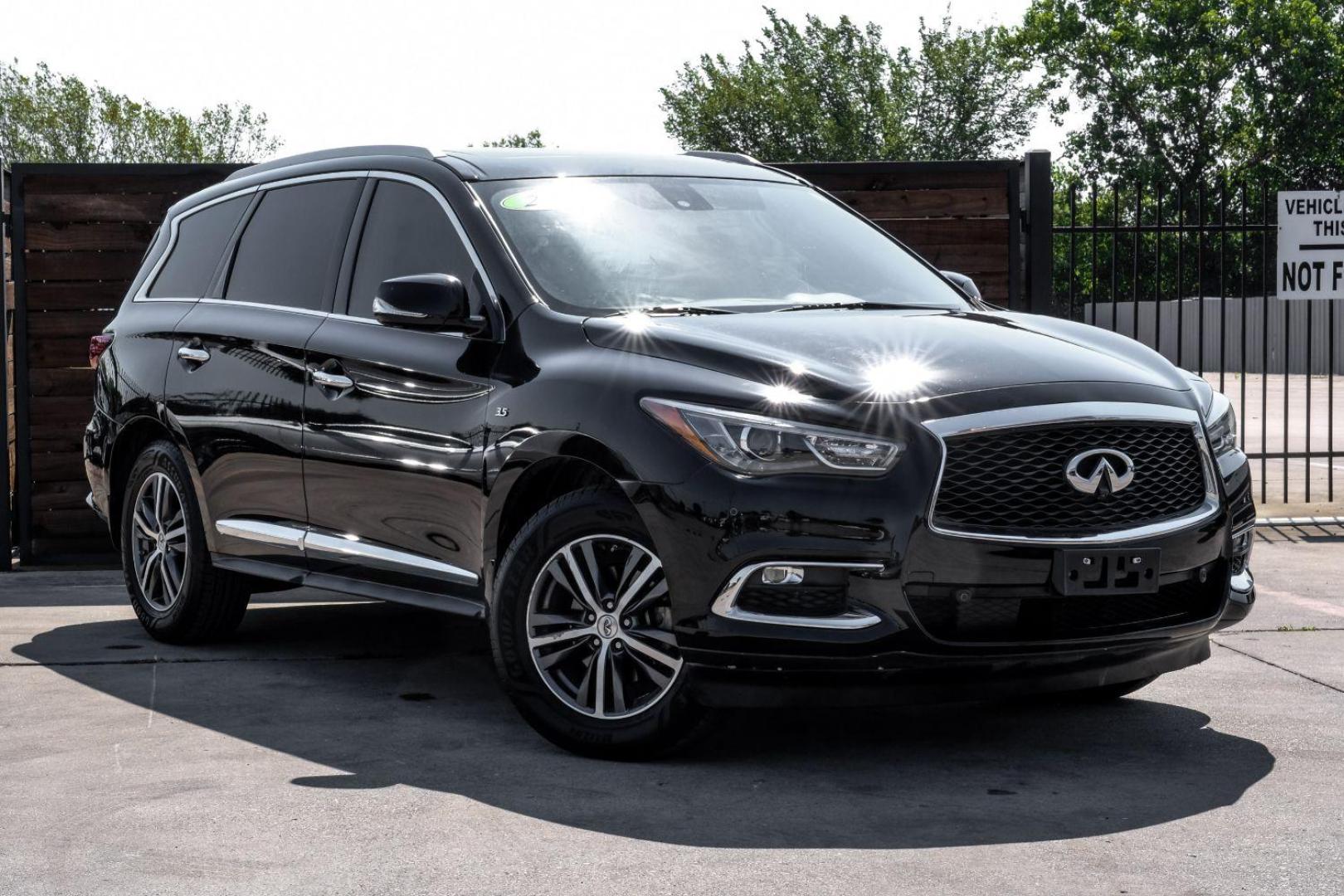 2017 BLACK Infiniti QX60 Base FWD (5N1DL0MNXHC) with an 3.5L V6 DOHC 24V engine, Continuously Variable Transmission transmission, located at 2401 E Main St., Grand Prairie, TX, 75050, (972) 262-4440, 32.748981, -96.969643 - Photo#8