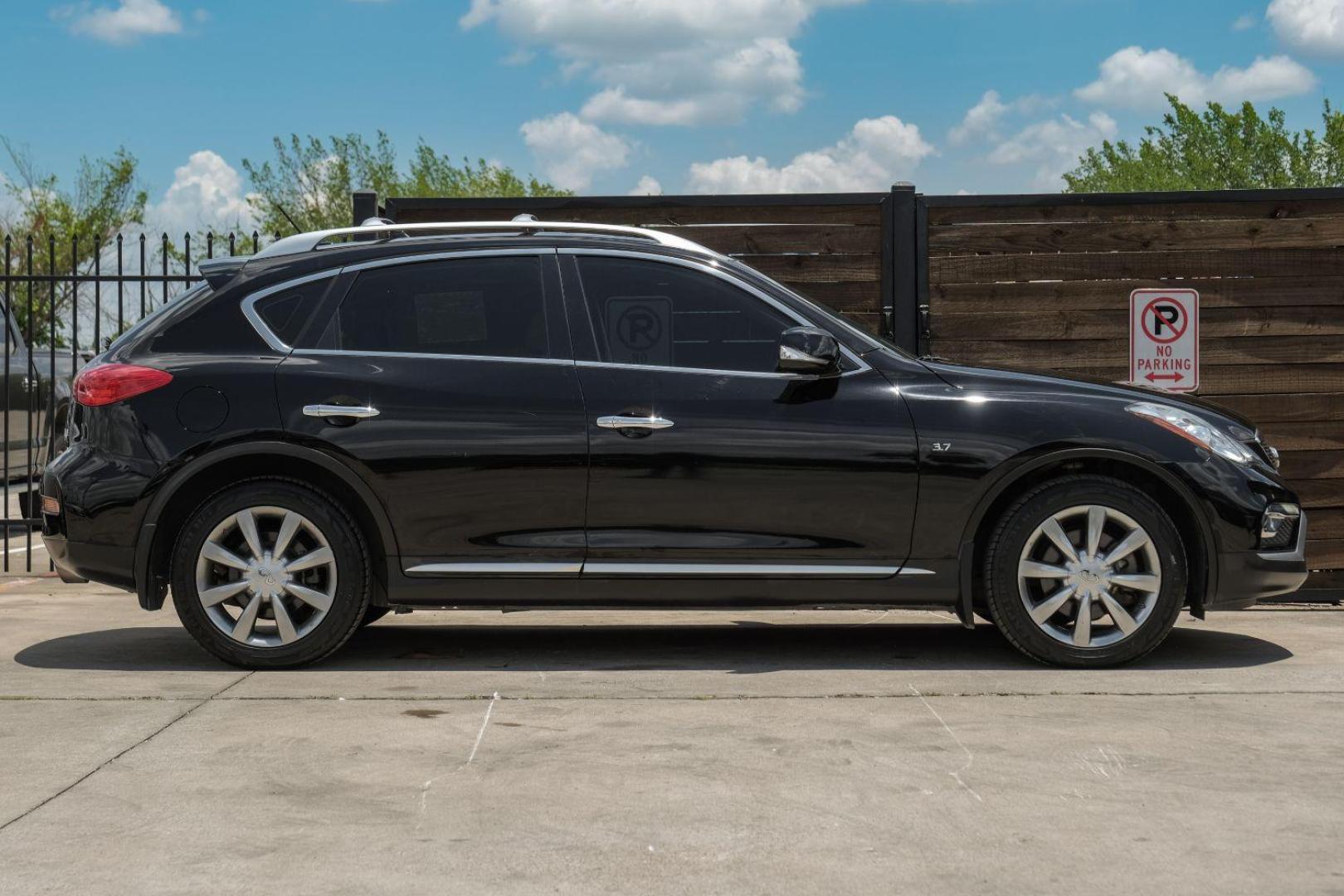 2017 BLACK Infiniti QX50 Base AWD (JN1BJ0RR4HM) with an 3.7L V6 DOHC 24V engine, 7-Speed Automatic transmission, located at 2401 E Main St., Grand Prairie, TX, 75050, (972) 262-4440, 32.748981, -96.969643 - Photo#9