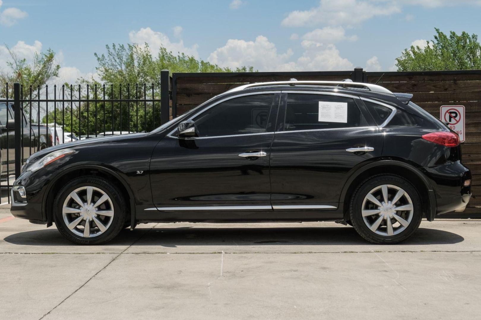 2017 BLACK Infiniti QX50 Base AWD (JN1BJ0RR4HM) with an 3.7L V6 DOHC 24V engine, 7-Speed Automatic transmission, located at 2401 E Main St., Grand Prairie, TX, 75050, (972) 262-4440, 32.748981, -96.969643 - Photo#15