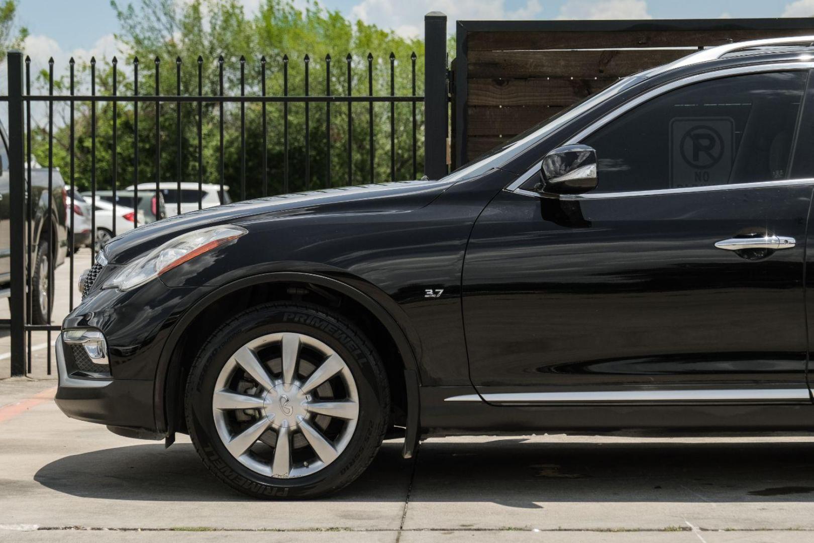 2017 BLACK Infiniti QX50 Base AWD (JN1BJ0RR4HM) with an 3.7L V6 DOHC 24V engine, 7-Speed Automatic transmission, located at 2401 E Main St., Grand Prairie, TX, 75050, (972) 262-4440, 32.748981, -96.969643 - Photo#16