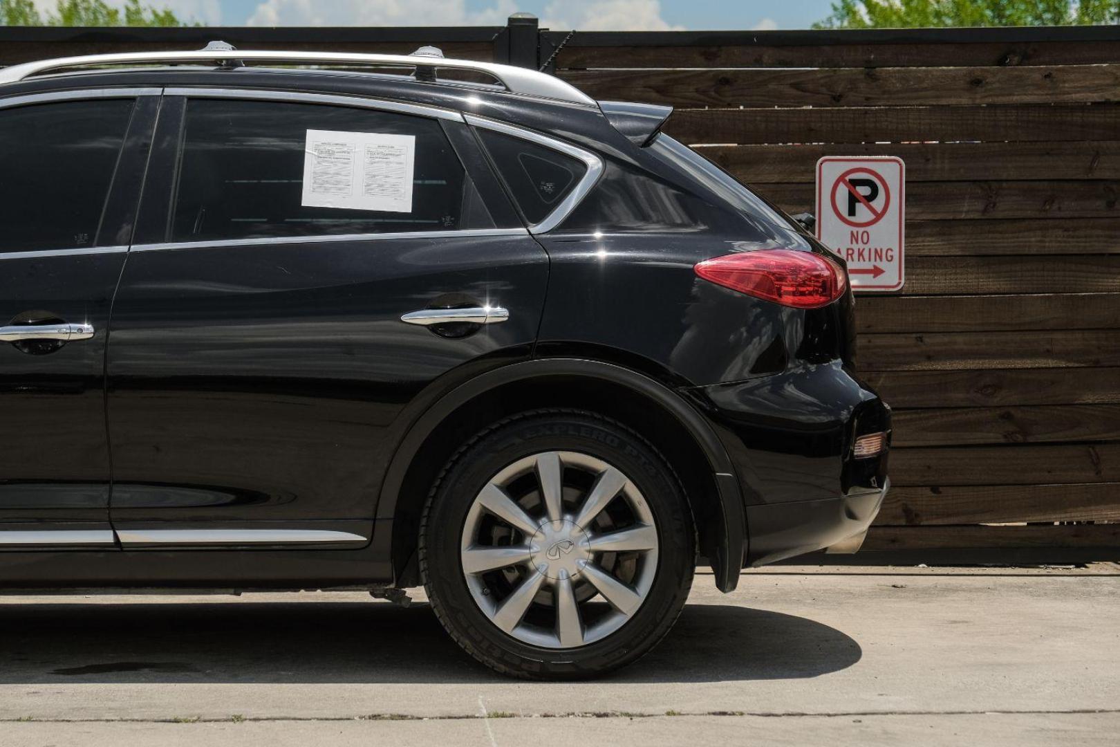 2017 BLACK Infiniti QX50 Base AWD (JN1BJ0RR4HM) with an 3.7L V6 DOHC 24V engine, 7-Speed Automatic transmission, located at 2401 E Main St., Grand Prairie, TX, 75050, (972) 262-4440, 32.748981, -96.969643 - Photo#17