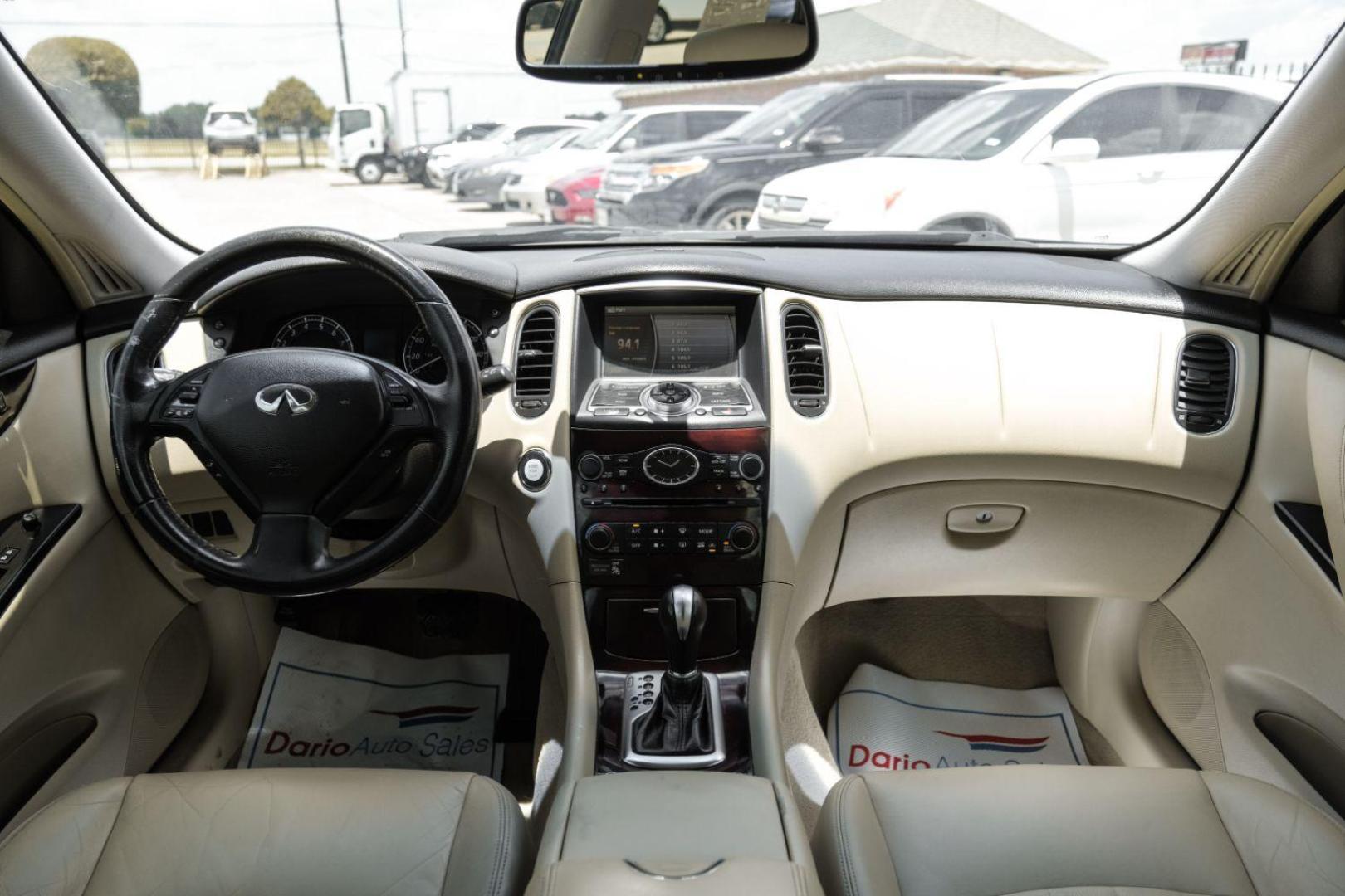 2017 BLACK Infiniti QX50 Base AWD (JN1BJ0RR4HM) with an 3.7L V6 DOHC 24V engine, 7-Speed Automatic transmission, located at 2401 E Main St., Grand Prairie, TX, 75050, (972) 262-4440, 32.748981, -96.969643 - Photo#19