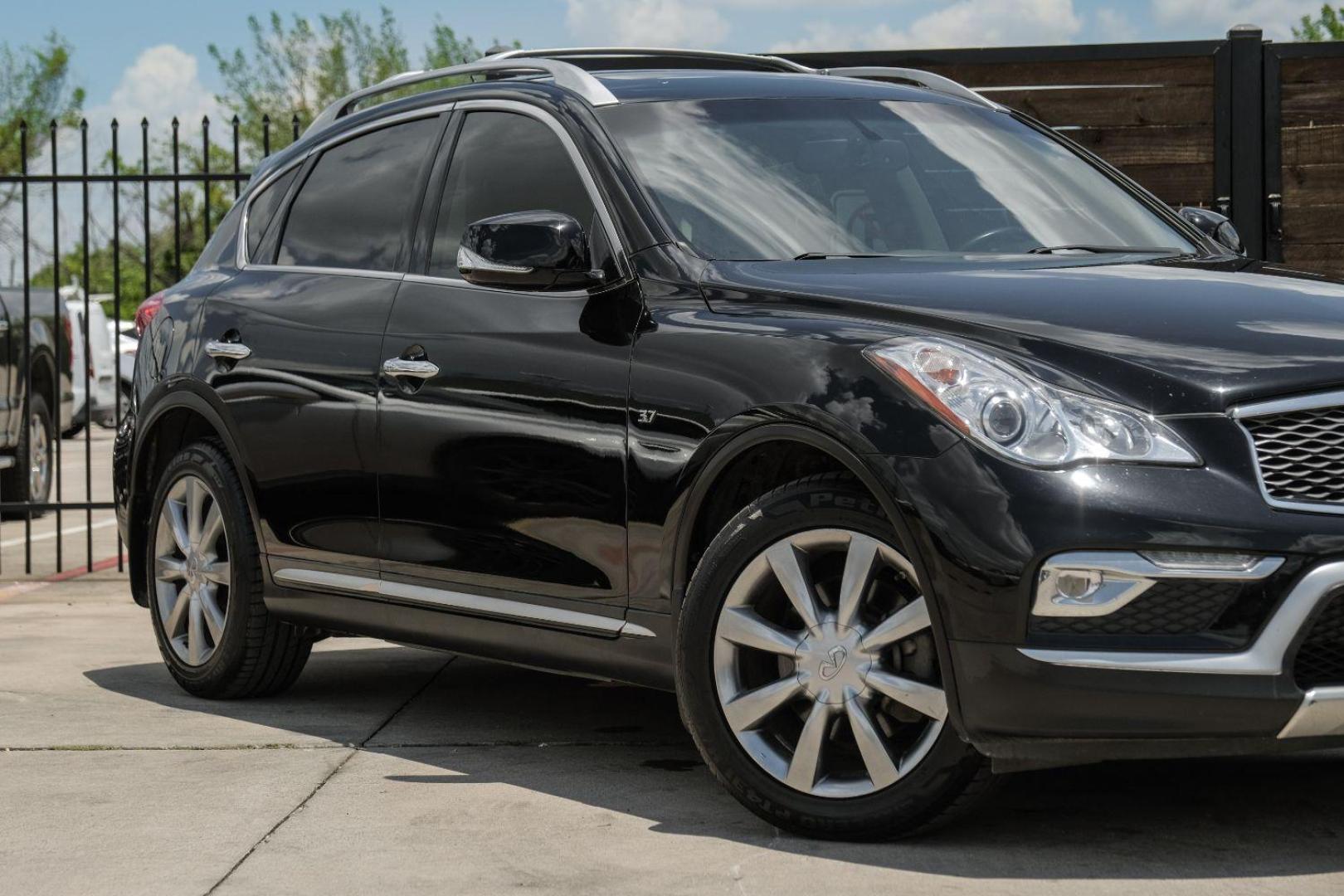 2017 BLACK Infiniti QX50 Base AWD (JN1BJ0RR4HM) with an 3.7L V6 DOHC 24V engine, 7-Speed Automatic transmission, located at 2401 E Main St., Grand Prairie, TX, 75050, (972) 262-4440, 32.748981, -96.969643 - Photo#7