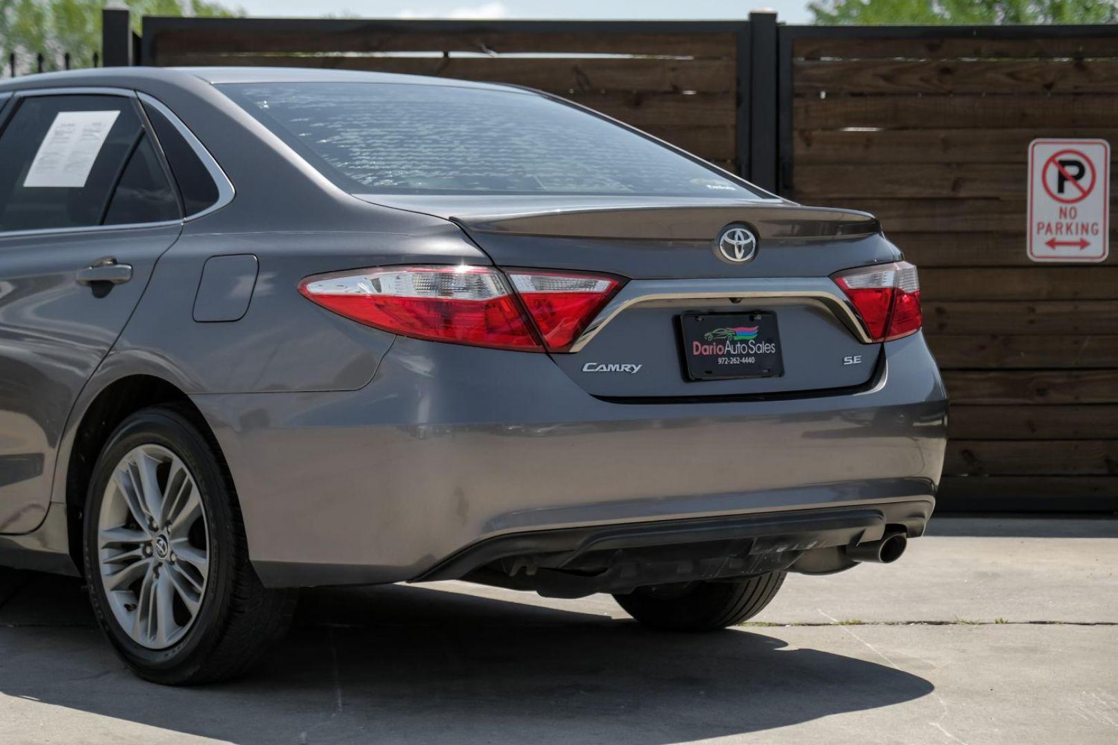 2016 Gray Toyota Camry SE (4T1BF1FK6GU) with an 2.5L L4 DOHC 16V engine, 6-Speed Automatic transmission, located at 2401 E Main St., Grand Prairie, TX, 75050, (972) 262-4440, 32.748981, -96.969643 - Photo#13