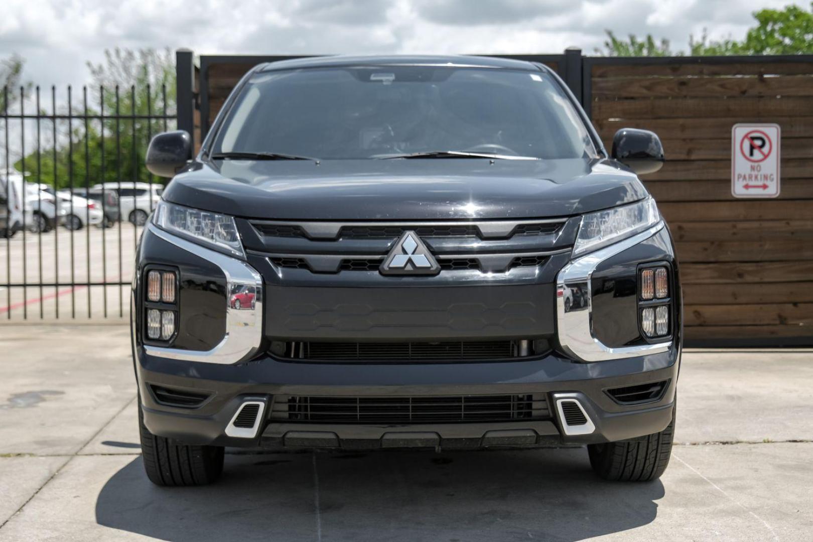 2022 black Mitsubishi Outlander Sport 2.0 ES CVT (JA4APUAUXNU) with an 2.0L L4 DOHC 16V engine, Continuously Variable Transmission transmission, located at 2401 E Main St., Grand Prairie, TX, 75050, (972) 262-4440, 32.748981, -96.969643 - Photo#4