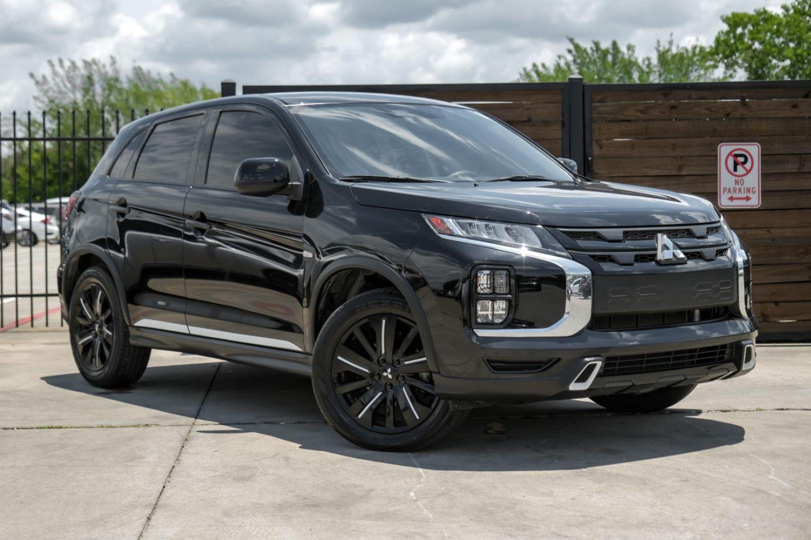 2022 black Mitsubishi Outlander Sport 2.0 ES CVT (JA4APUAUXNU) with an 2.0L L4 DOHC 16V engine, Continuously Variable Transmission transmission, located at 2401 E Main St., Grand Prairie, TX, 75050, (972) 262-4440, 32.748981, -96.969643 - Photo#5