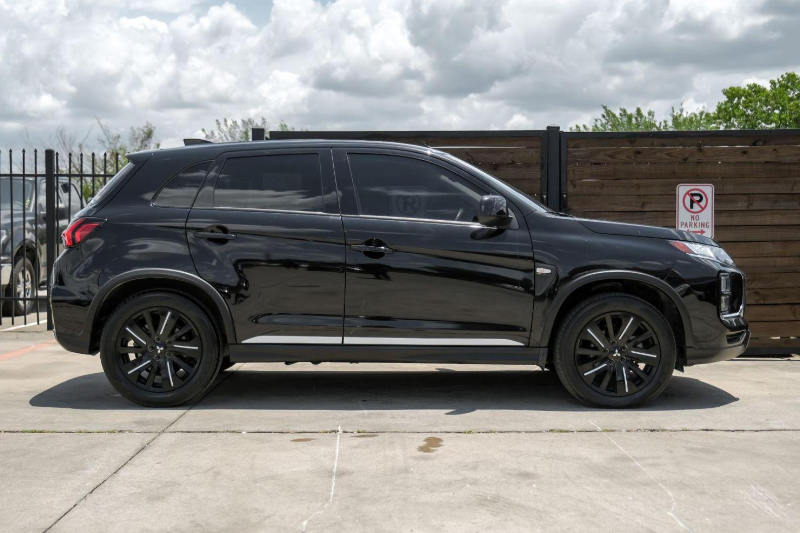 2022 black Mitsubishi Outlander Sport 2.0 ES CVT (JA4APUAUXNU) with an 2.0L L4 DOHC 16V engine, Continuously Variable Transmission transmission, located at 2401 E Main St., Grand Prairie, TX, 75050, (972) 262-4440, 32.748981, -96.969643 - Photo#8