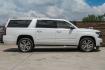 2016 WHITE Chevrolet Suburban LTZ 2WD (1GNSCJKC8GR) with an 5.3L V8 OHV 16V engine, 6-Speed Automatic transmission, located at 2401 E Main St., Grand Prairie, TX, 75050, (972) 262-4440, 32.748981, -96.969643 - Photo#9