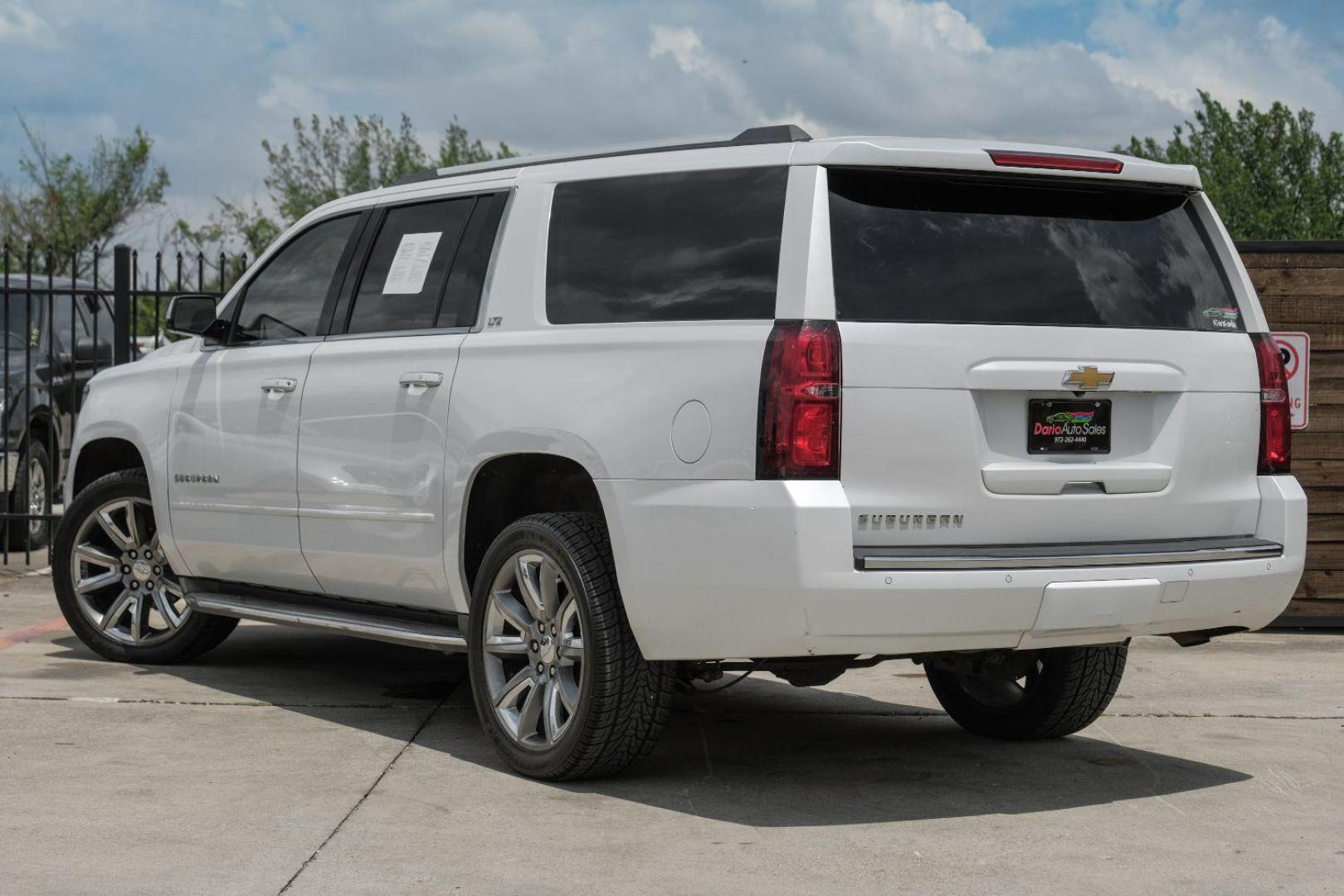 2016 WHITE Chevrolet Suburban LTZ 2WD (1GNSCJKC8GR) with an 5.3L V8 OHV 16V engine, 6-Speed Automatic transmission, located at 2401 E Main St., Grand Prairie, TX, 75050, (972) 262-4440, 32.748981, -96.969643 - Photo#12